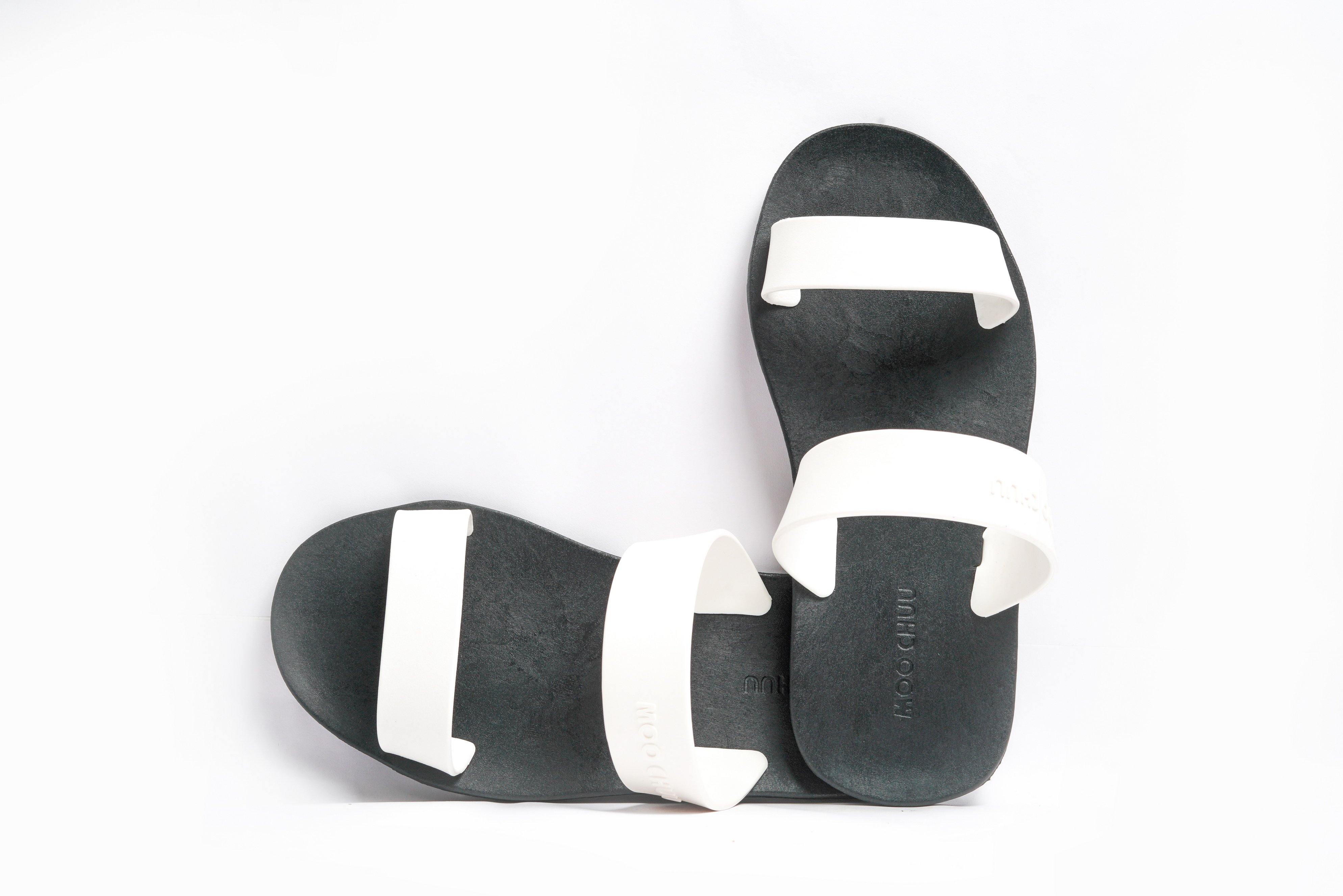 Twin Black Sole White Strap