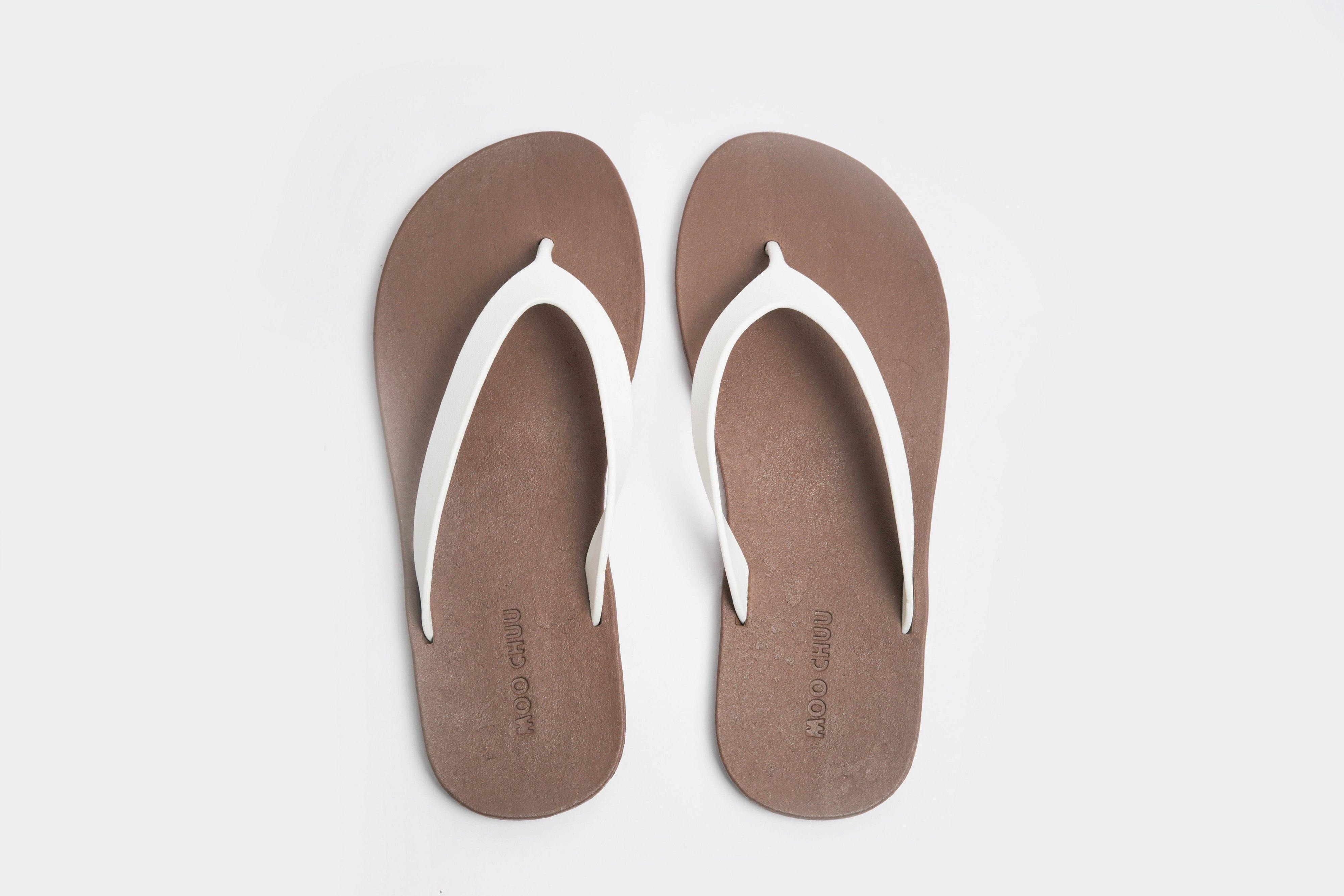 Flippy Brown Sole White Strap - Moo Chuu India