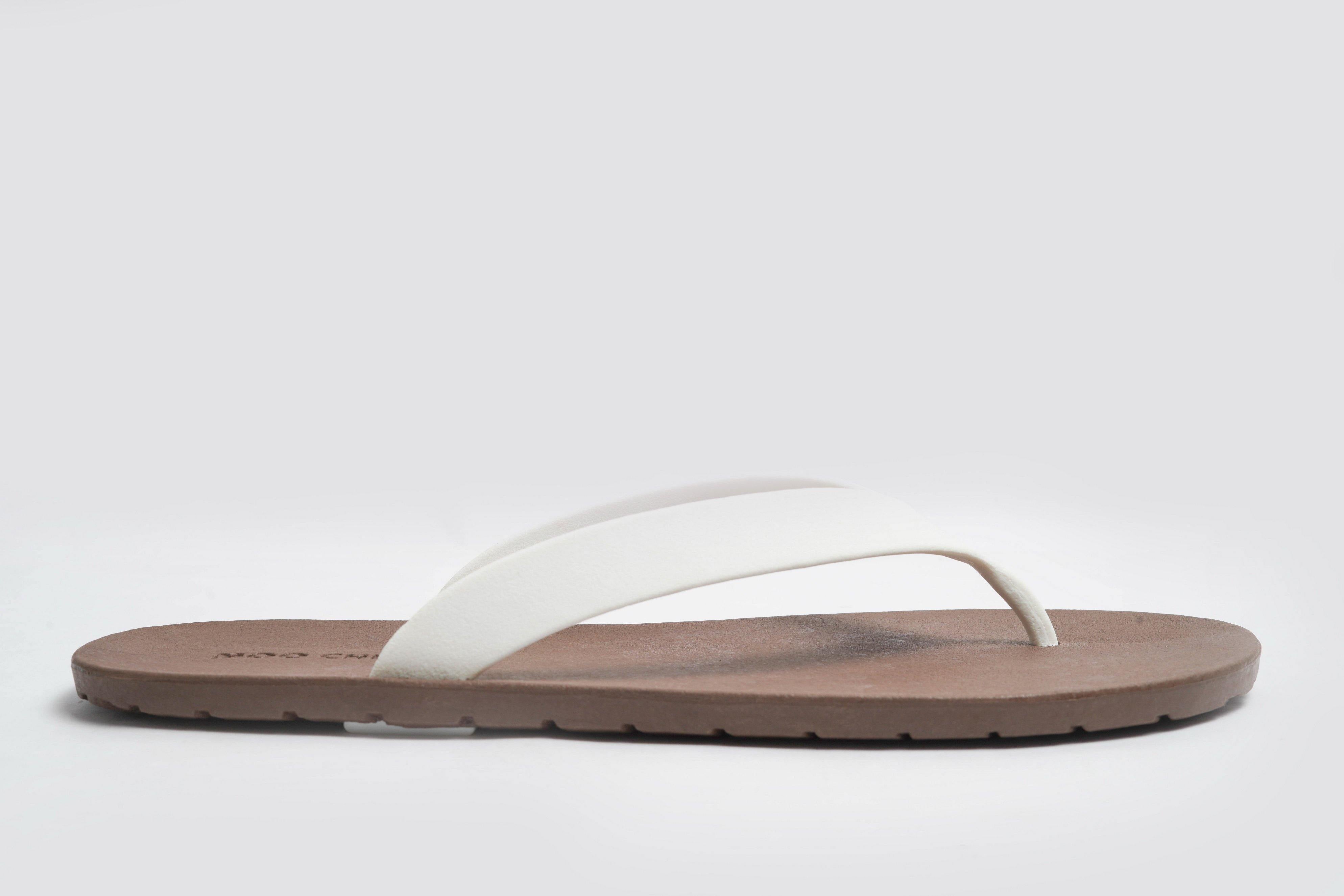 Flippy Brown Sole White Strap - Moo Chuu India