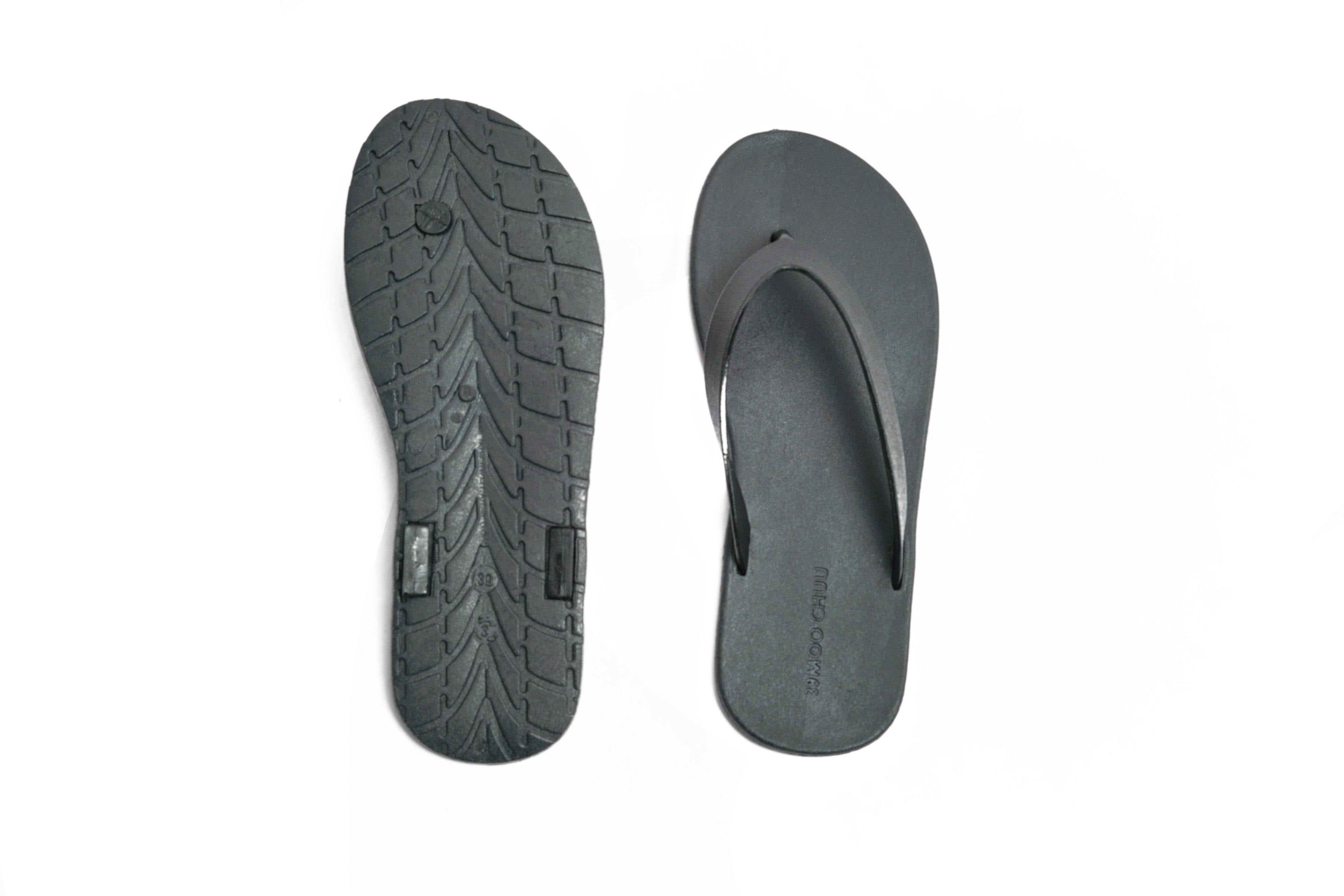 Flippy Black Sole Black Strap - Moo Chuu India