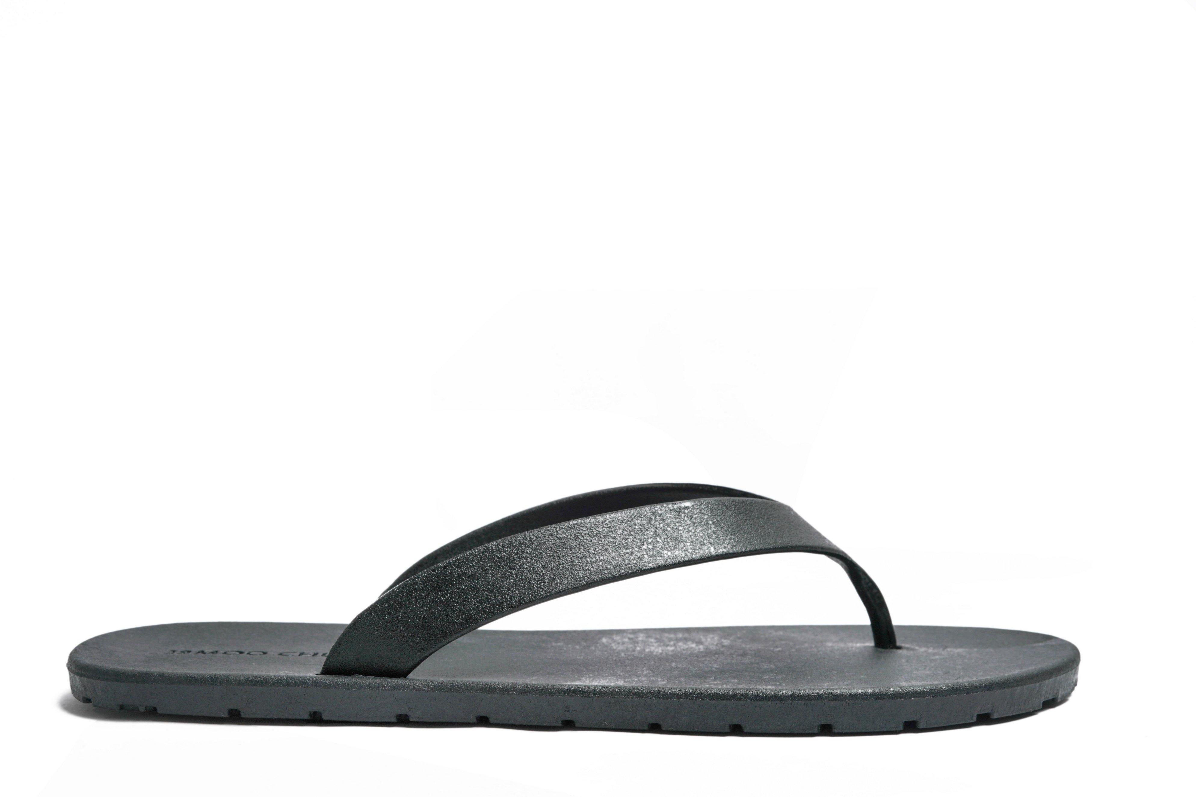 Flippy Black Sole Black Strap - Moo Chuu India