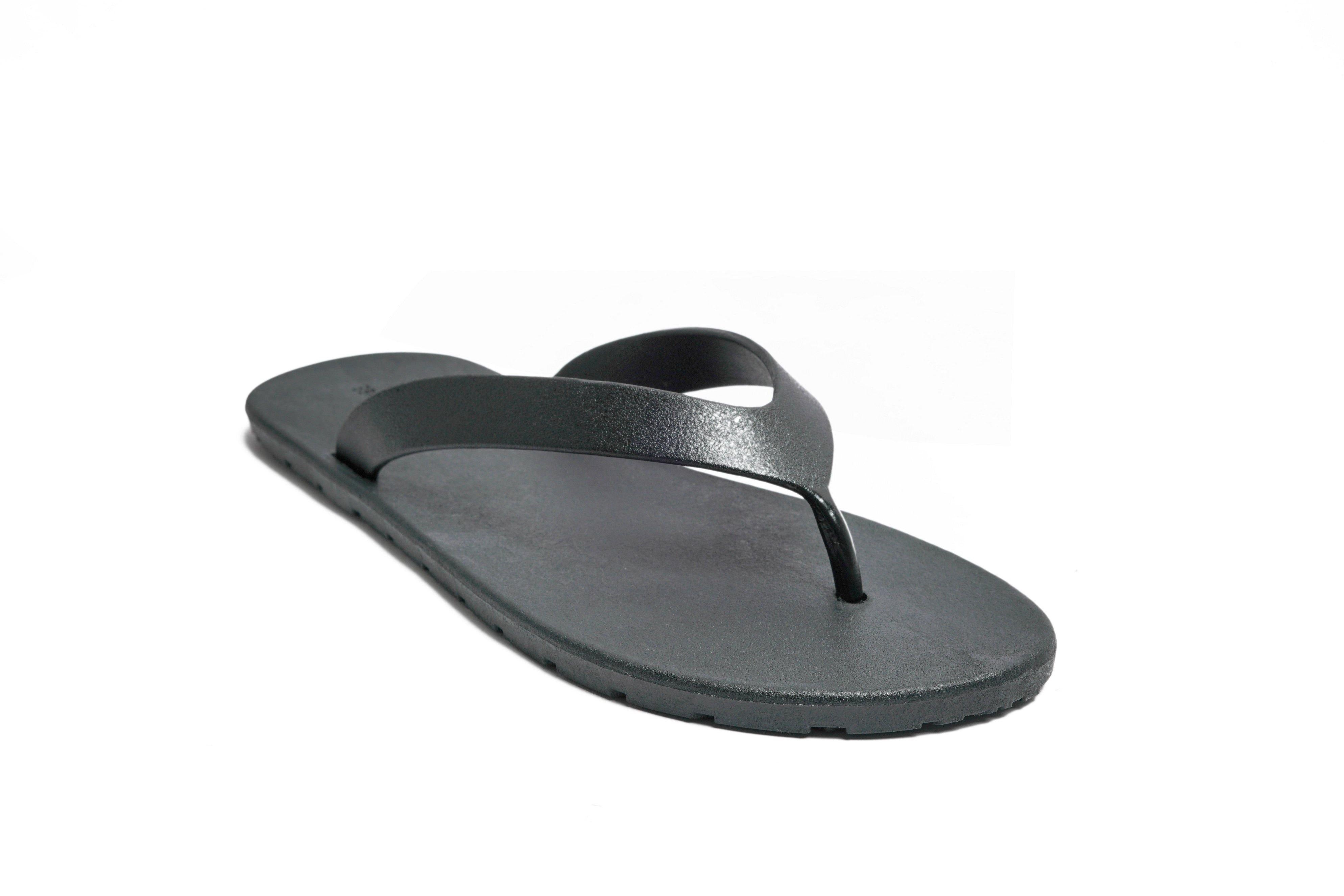 Flippy Black Sole Black Strap - Moo Chuu India