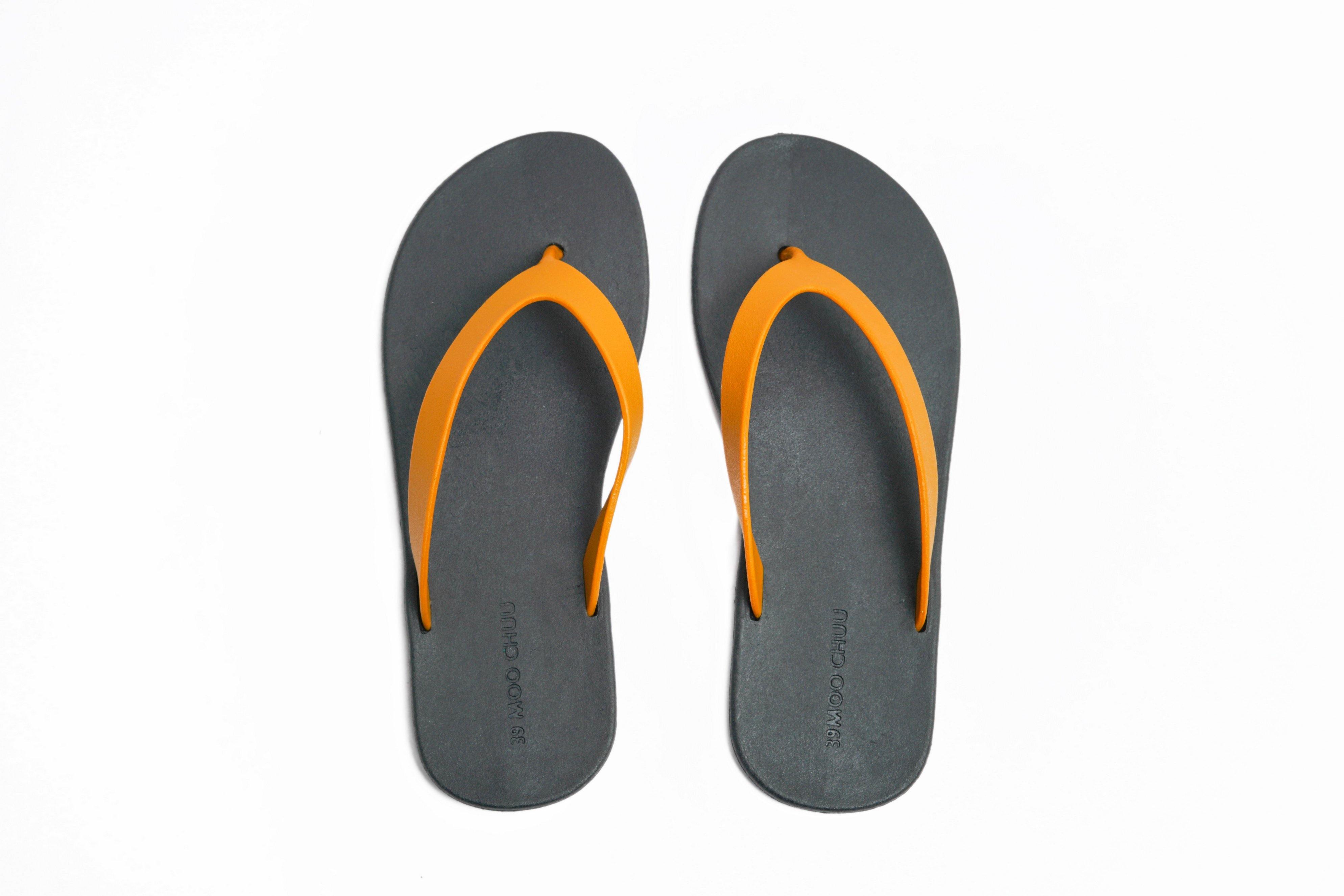 Flippy Black Sole Caramel Strap - Moo Chuu India