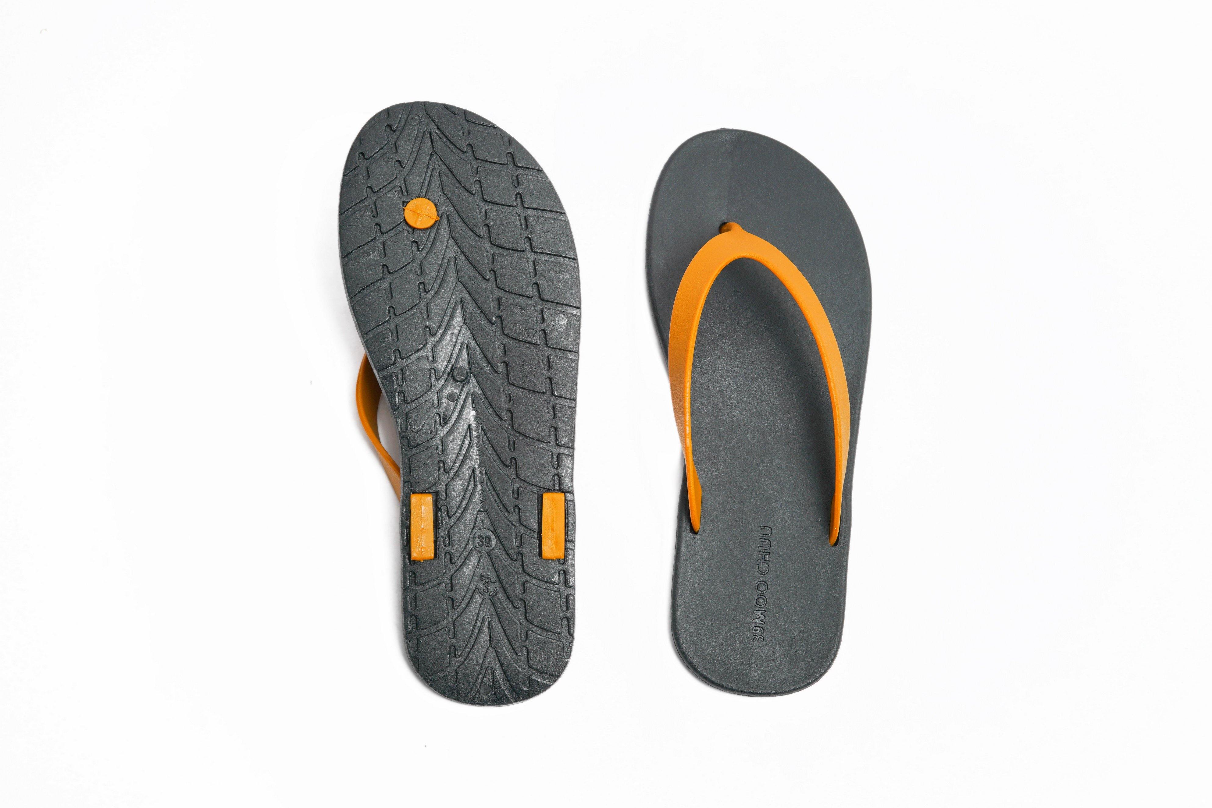Flippy Black Sole Caramel Strap - Moo Chuu India