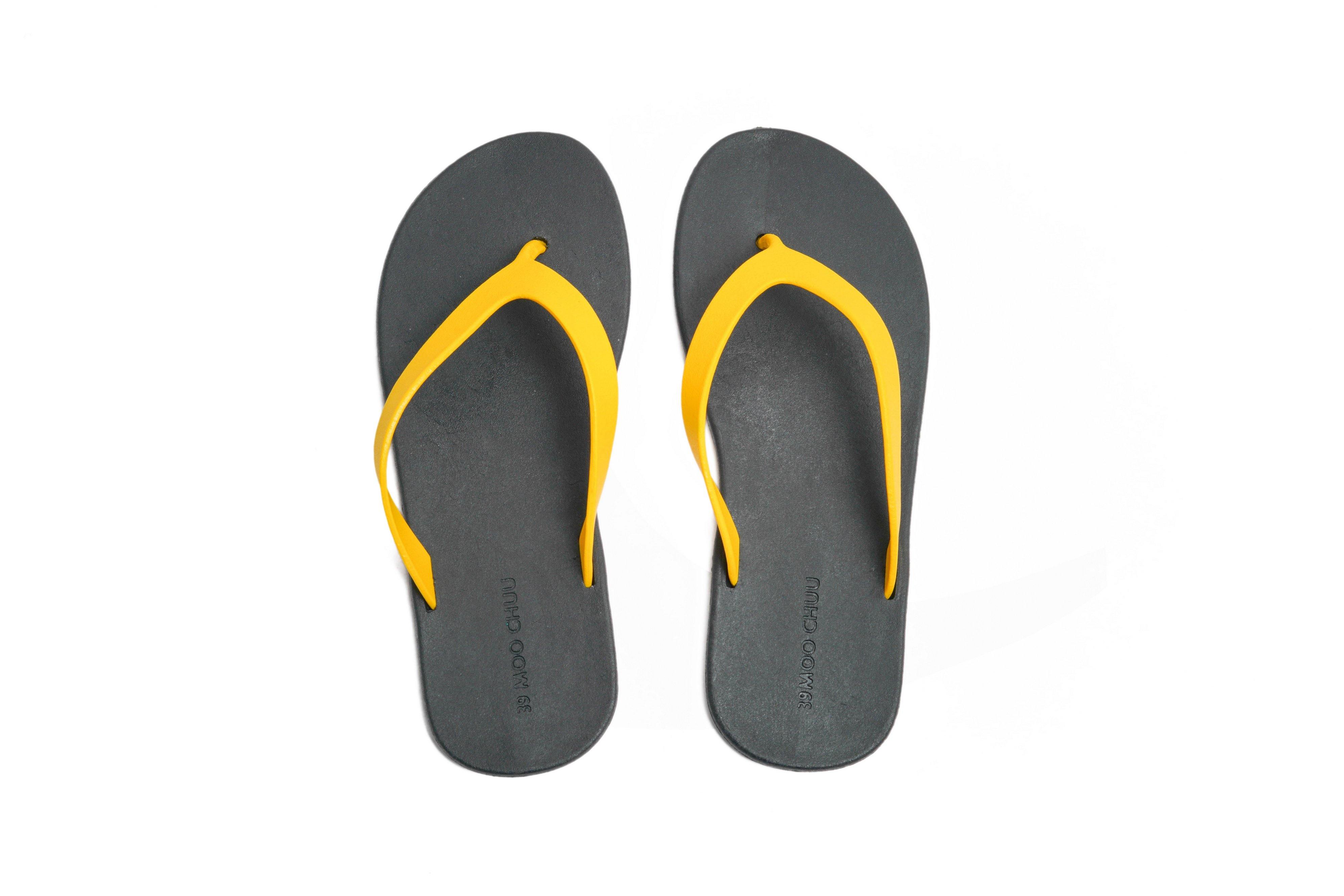 Flippy Black Sole Yellow Strap - Moo Chuu India