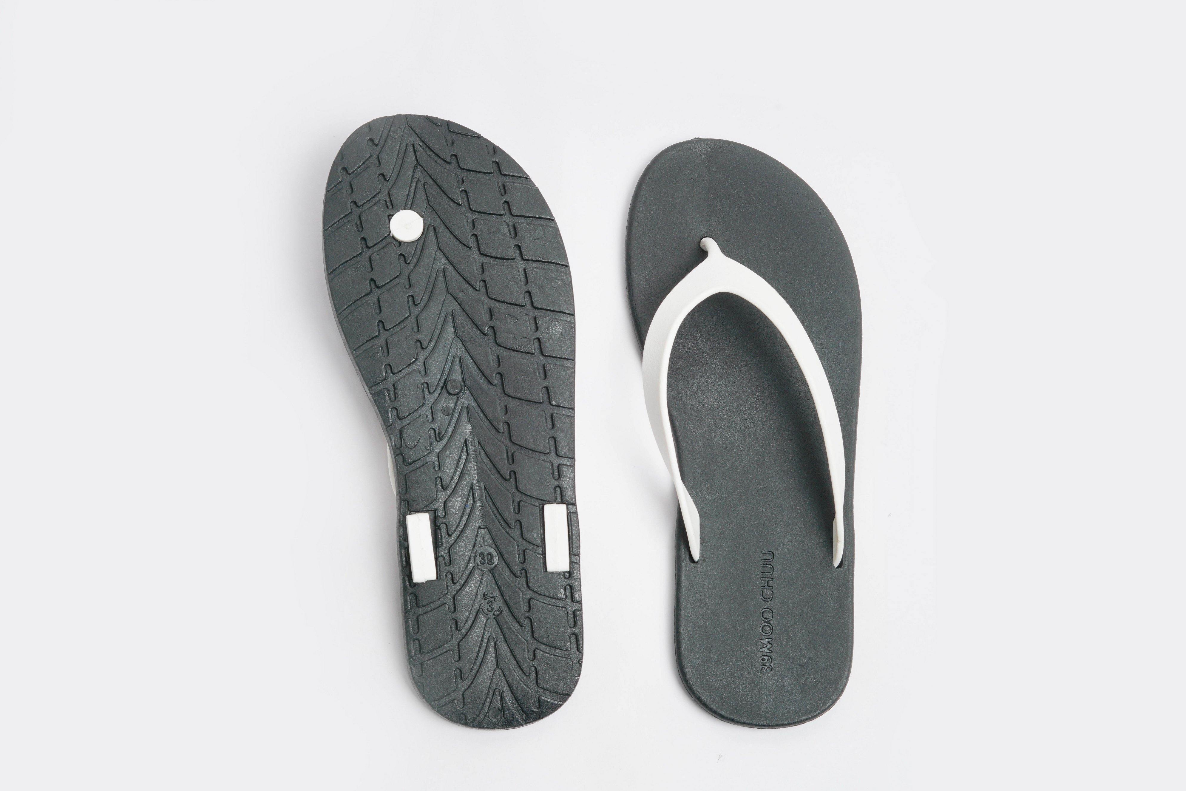 Flippy Black Sole White Strap - Moo Chuu India