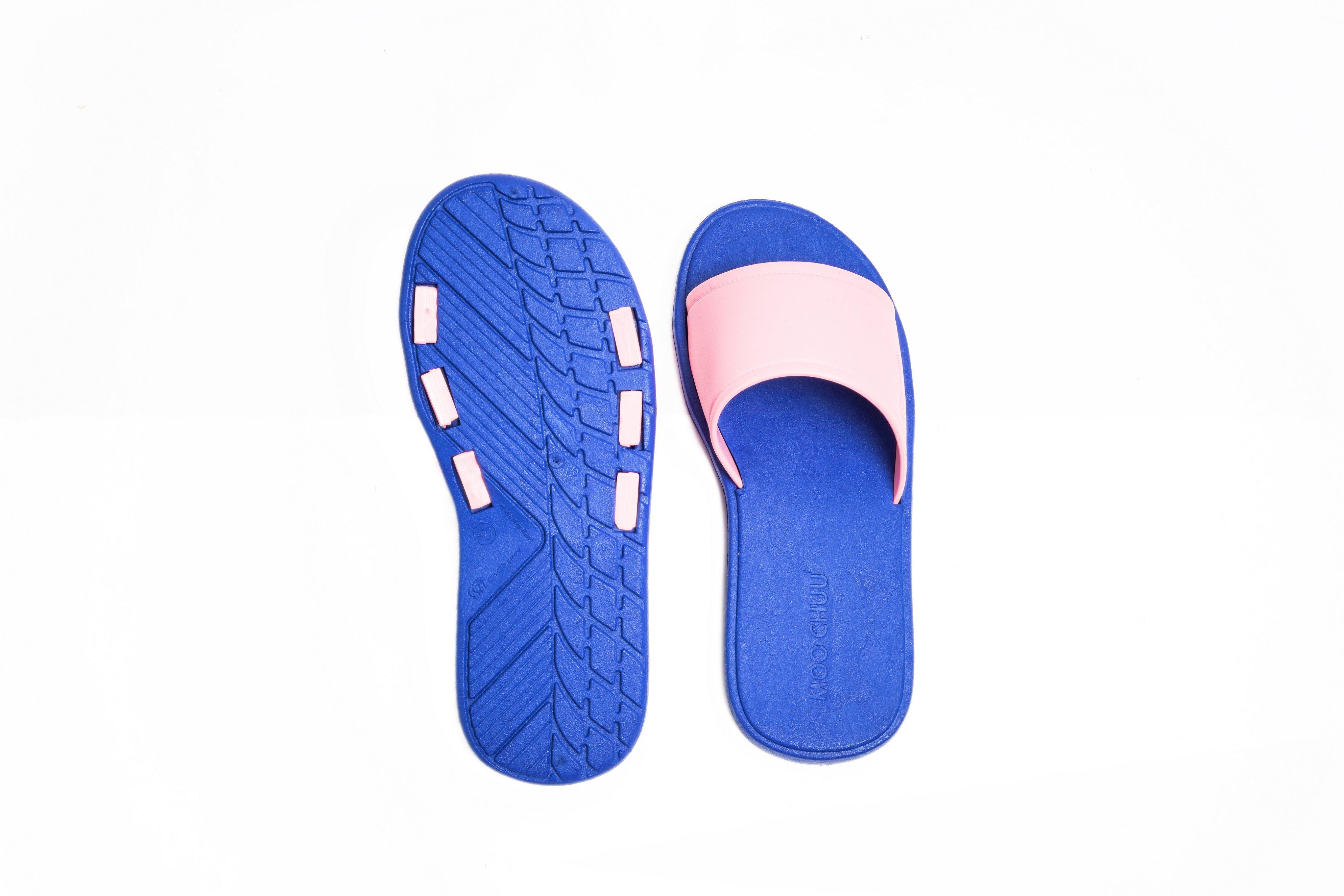 Fluffy Blue Sole Light Pink Strap - Moo Chuu India