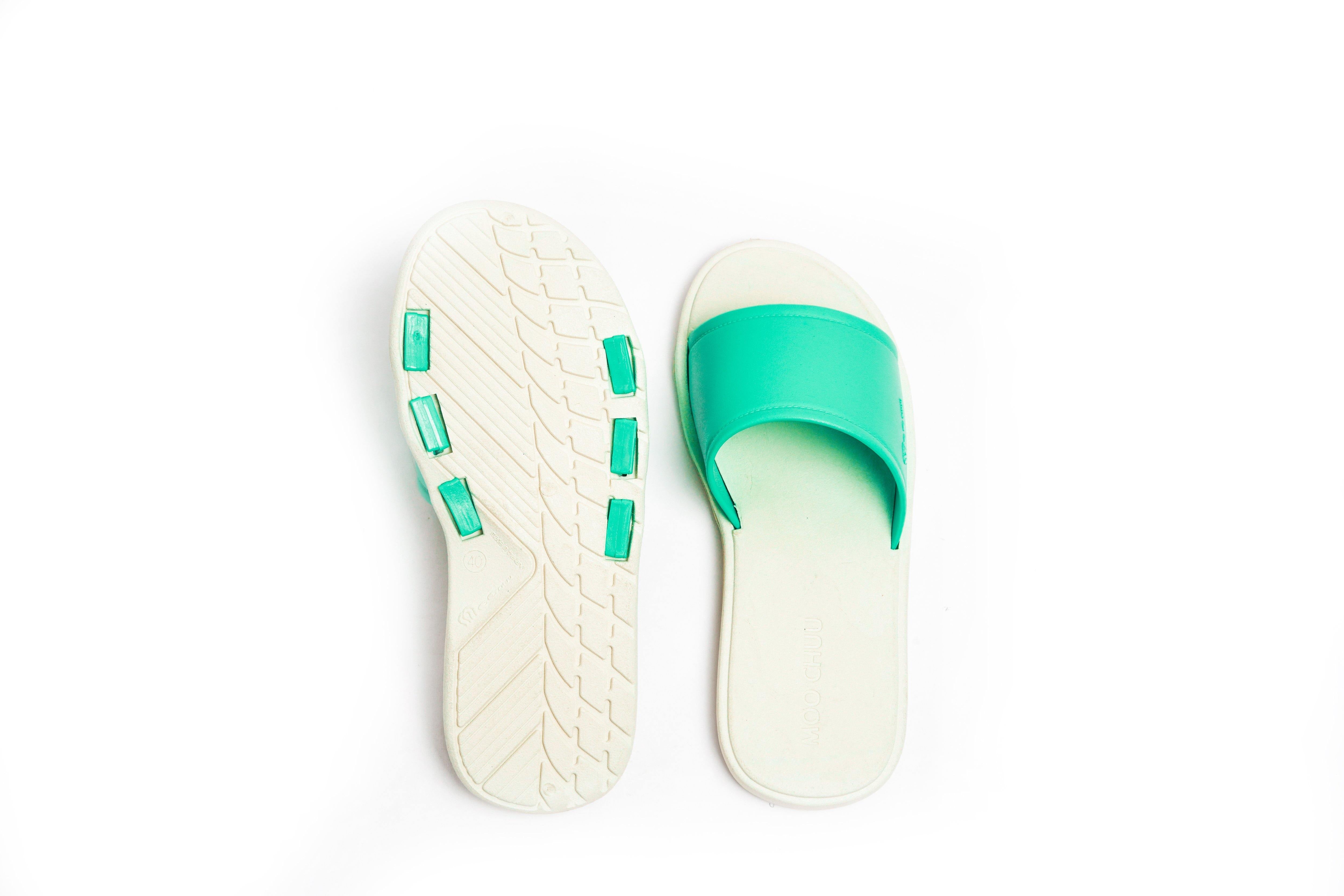 Fluffy White Sole Green Strap - Moo Chuu India