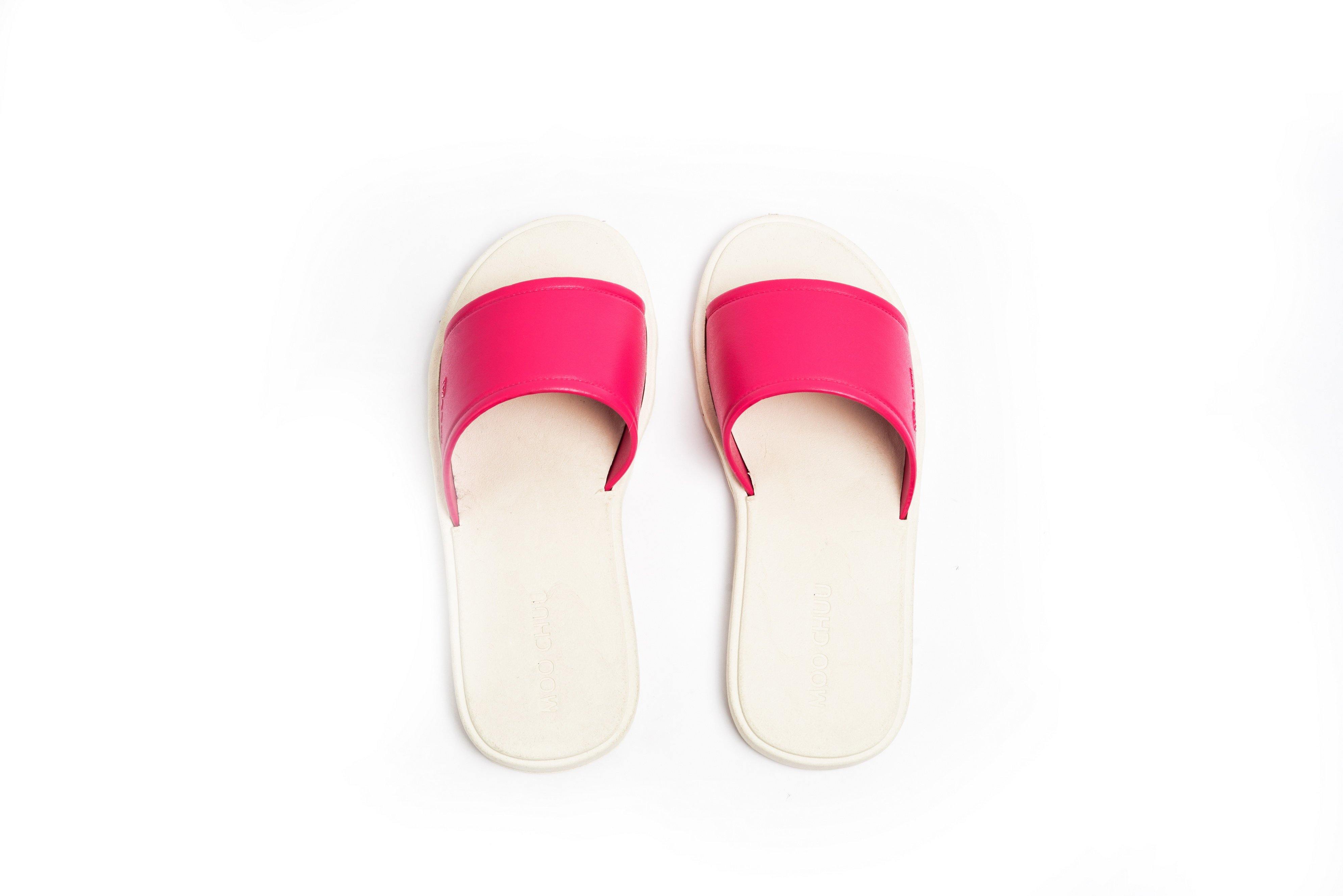 Fluffy White Sole Pink Strap - Moo Chuu India