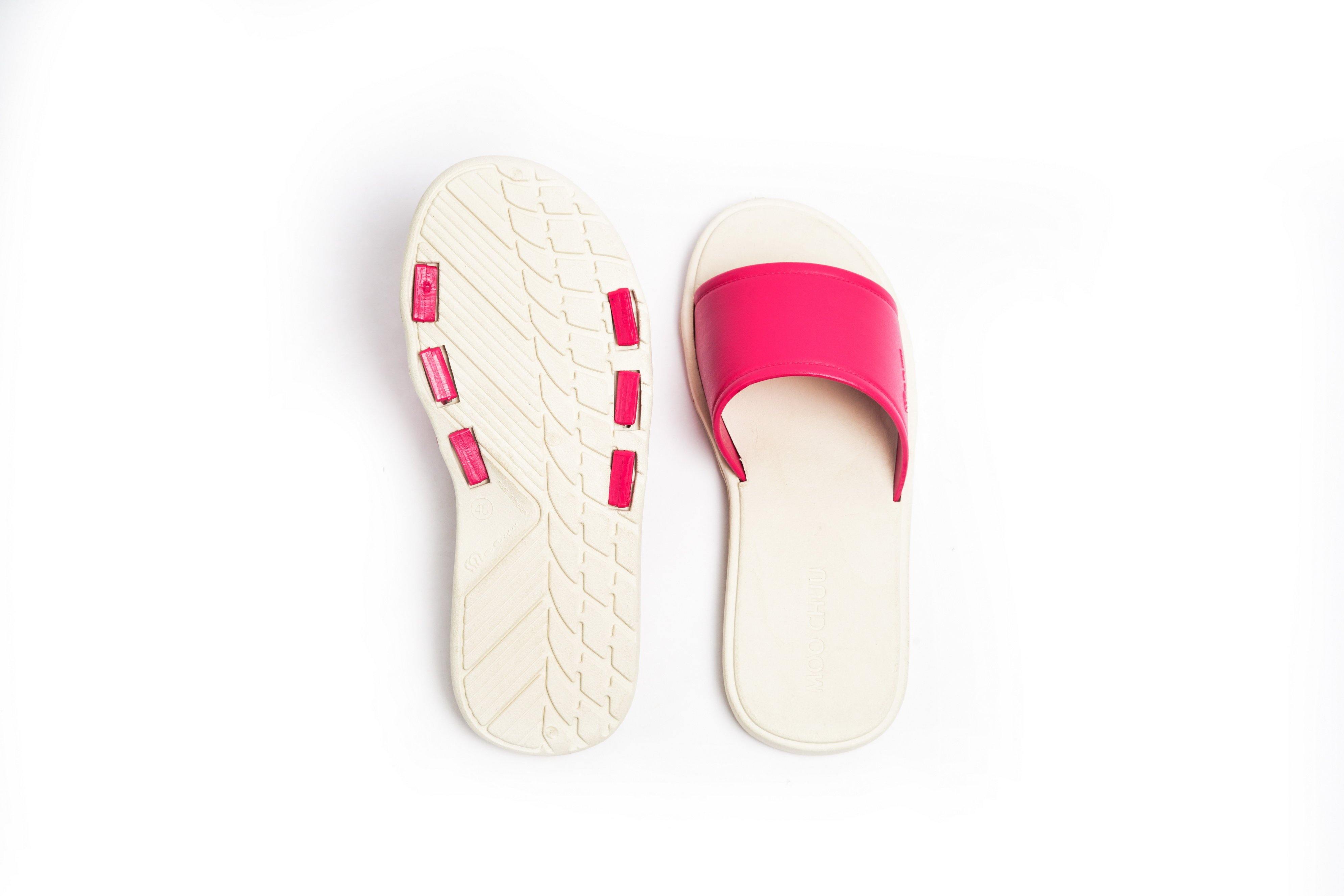 Fluffy White Sole Pink Strap - Moo Chuu India