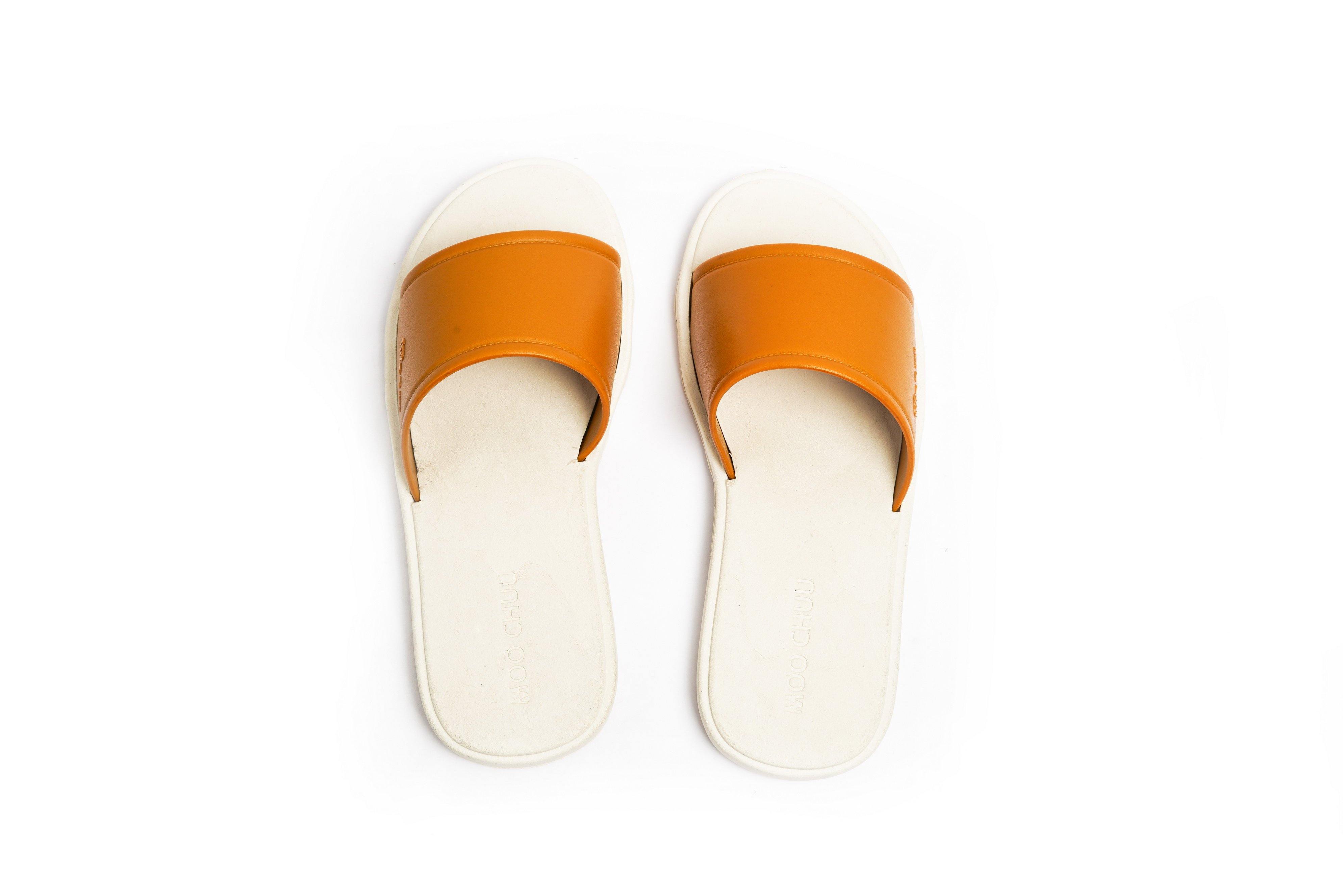 Fluffy White Sole Caramel Strap - Moo Chuu India