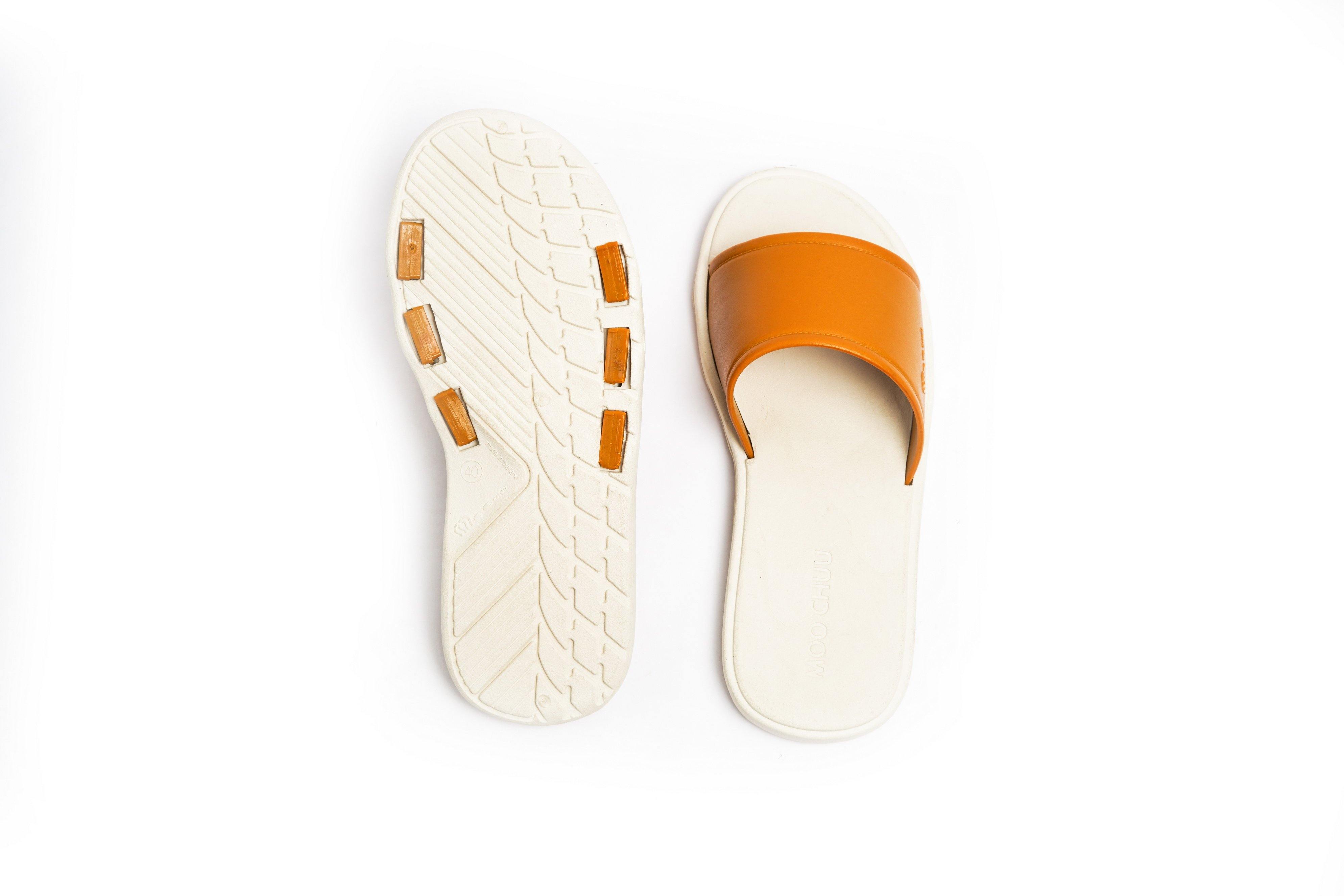 Fluffy White Sole Caramel Strap - Moo Chuu India