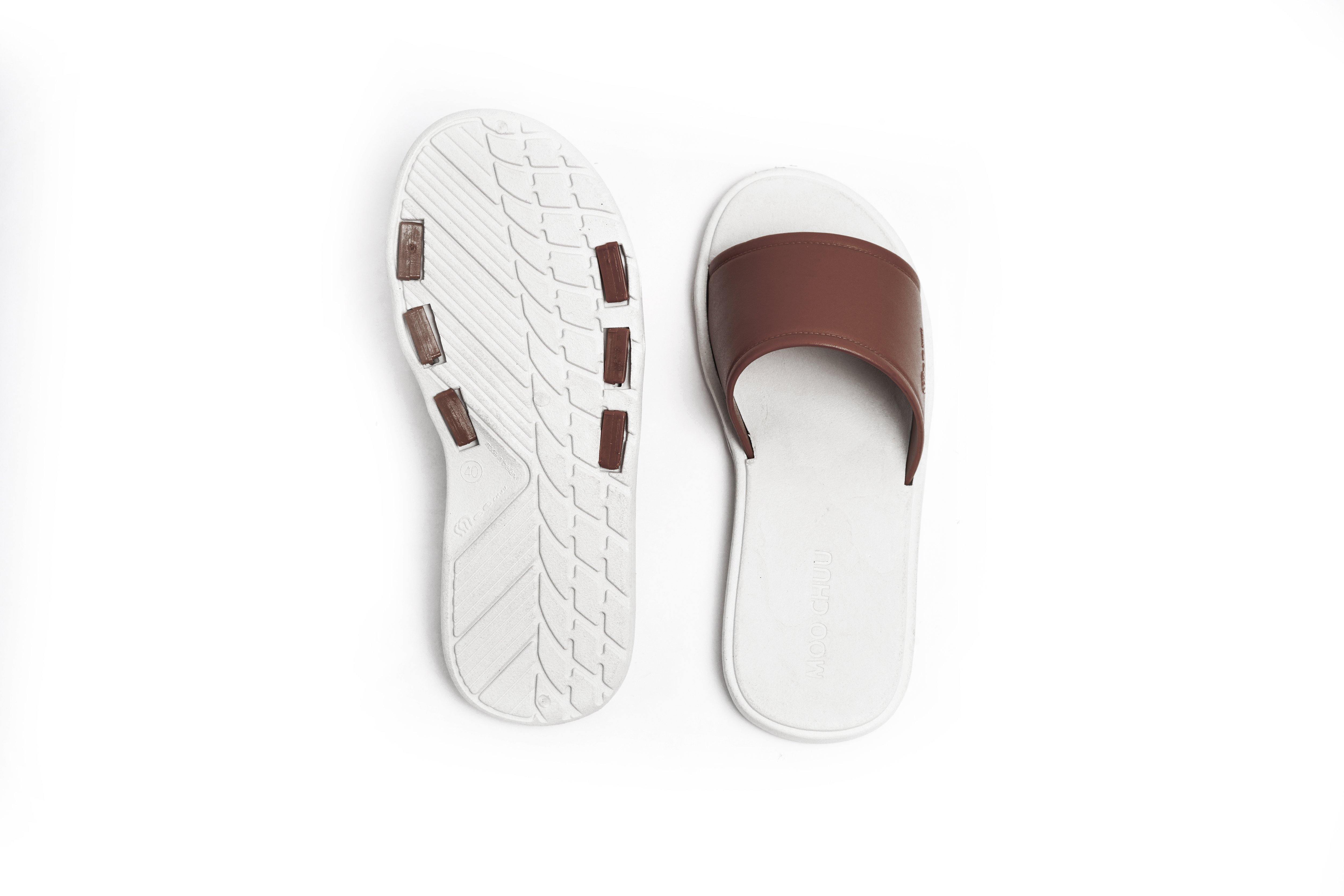 Fluffy White Sole Brown Strap - Moo Chuu India
