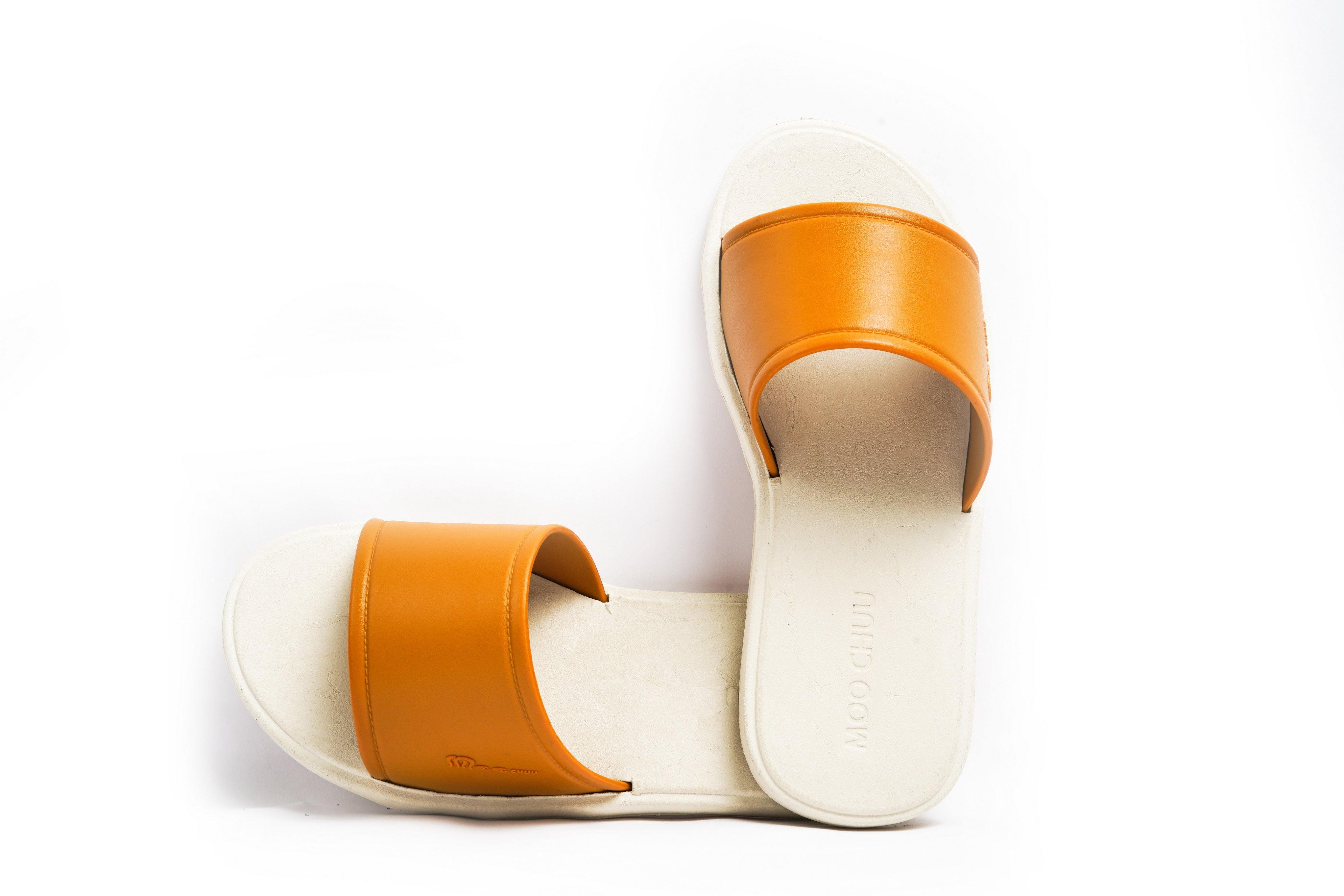 Fluffy White Sole Caramel Strap - Moo Chuu India