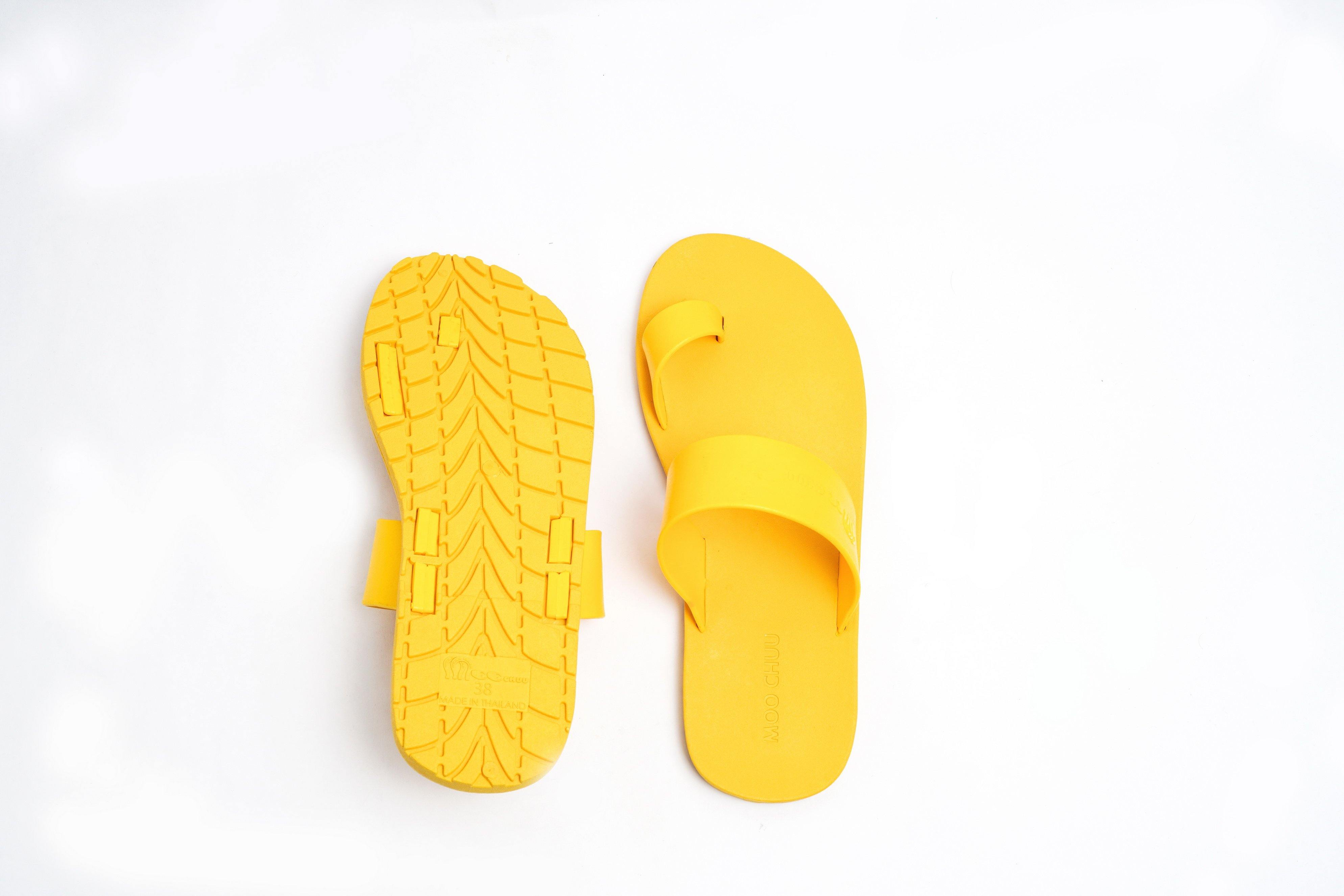 Pop Thumb Yellow Sole Yellow Strap - Moo Chuu India