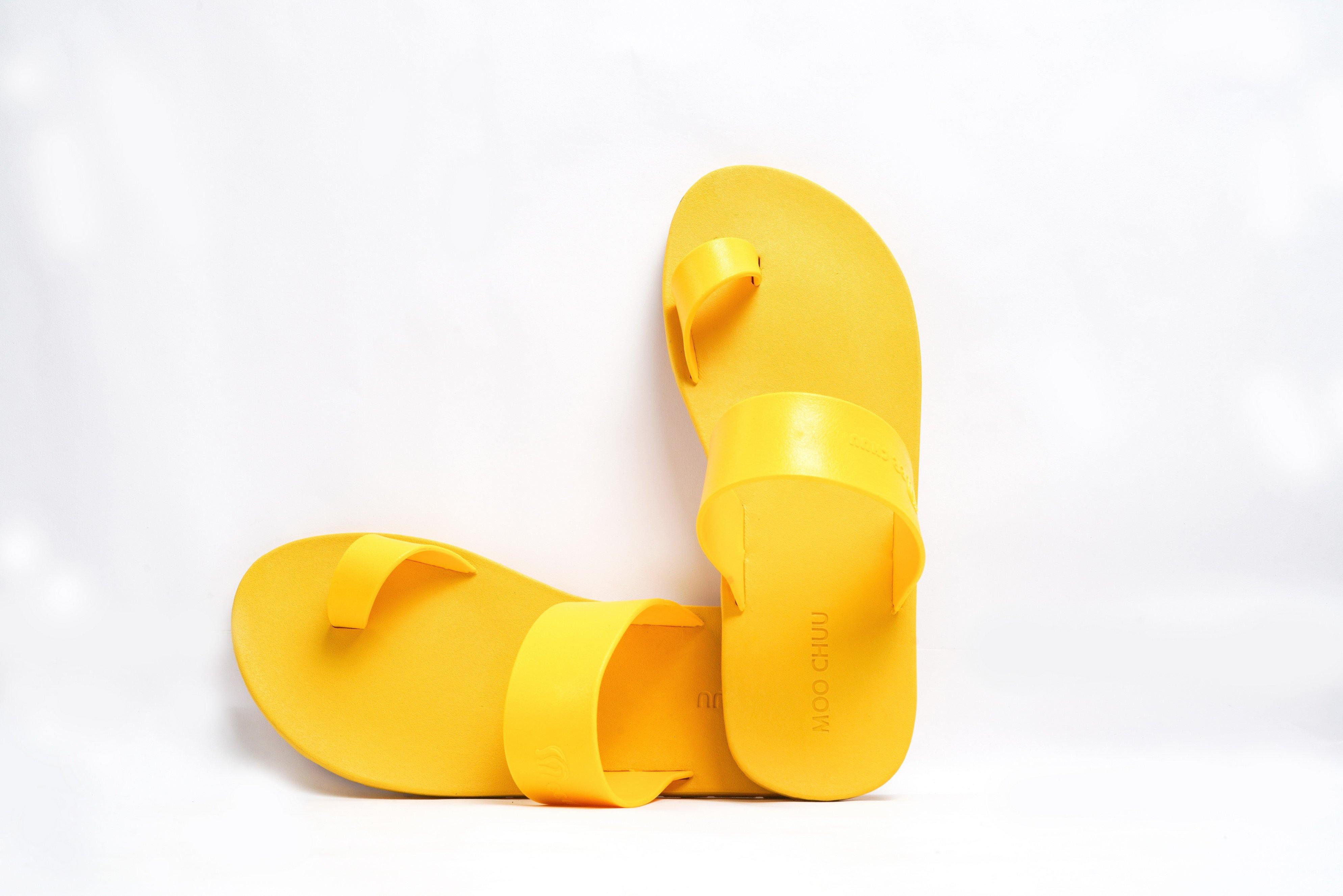 Pop Thumb Yellow Sole Yellow Strap - Moo Chuu India