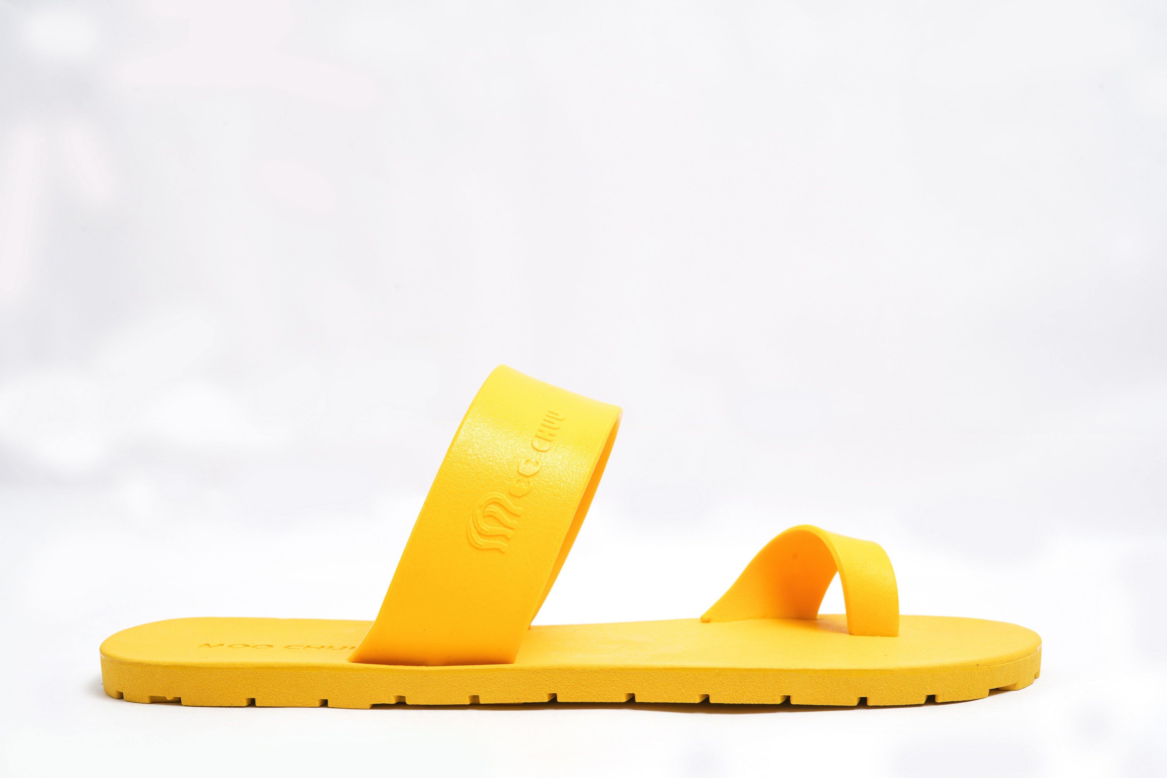 Pop Thumb Yellow Sole Yellow Strap - Moo Chuu India