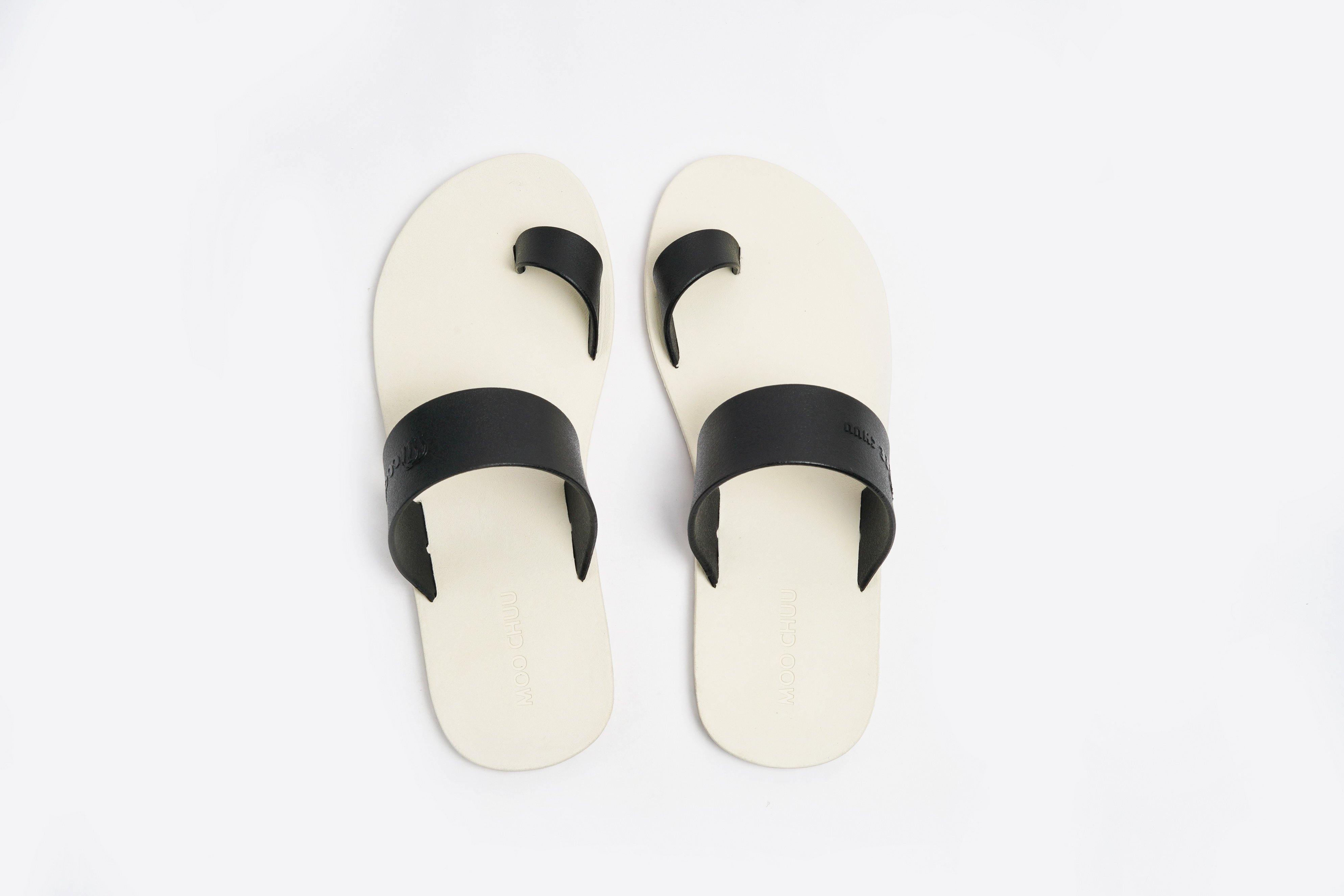 Pop Thumb White Sole Black Strap - Moo Chuu India