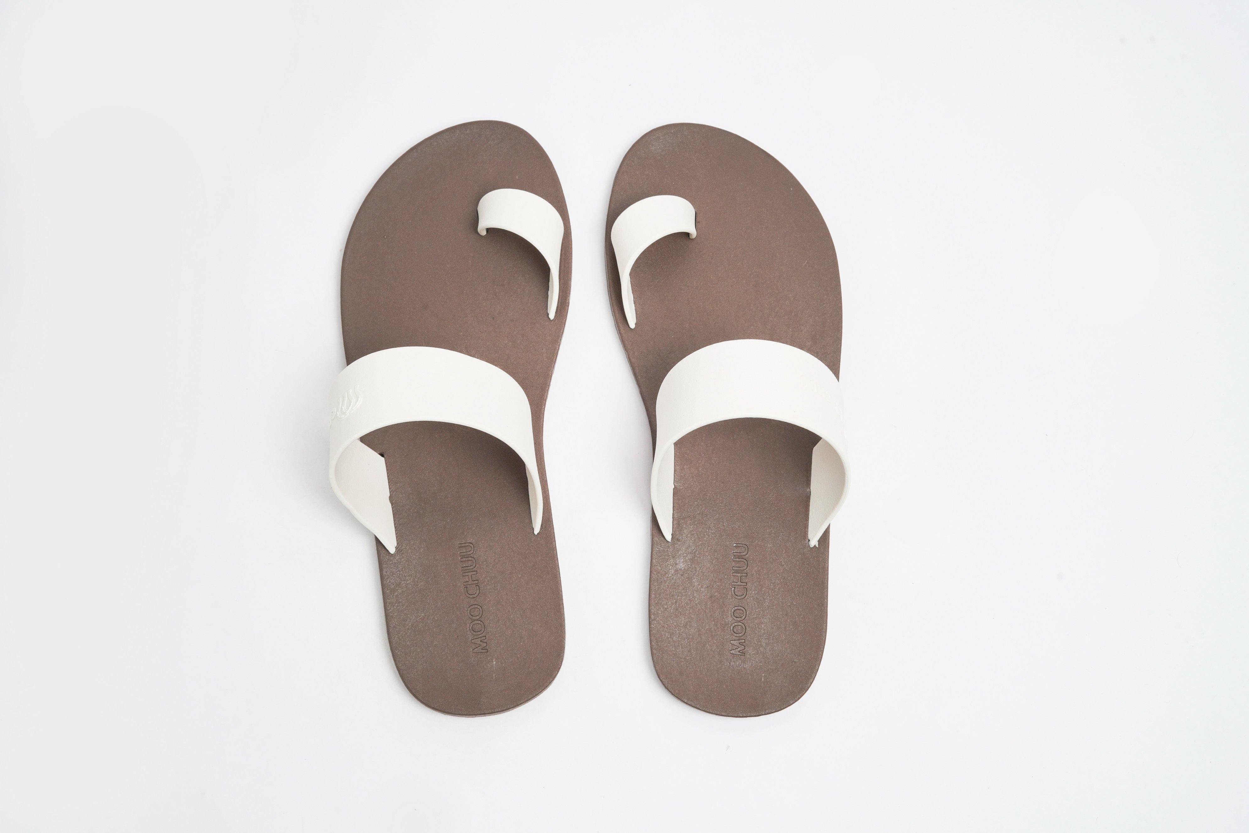 Pop Thumb Brown Sole White Strap - Moo Chuu India