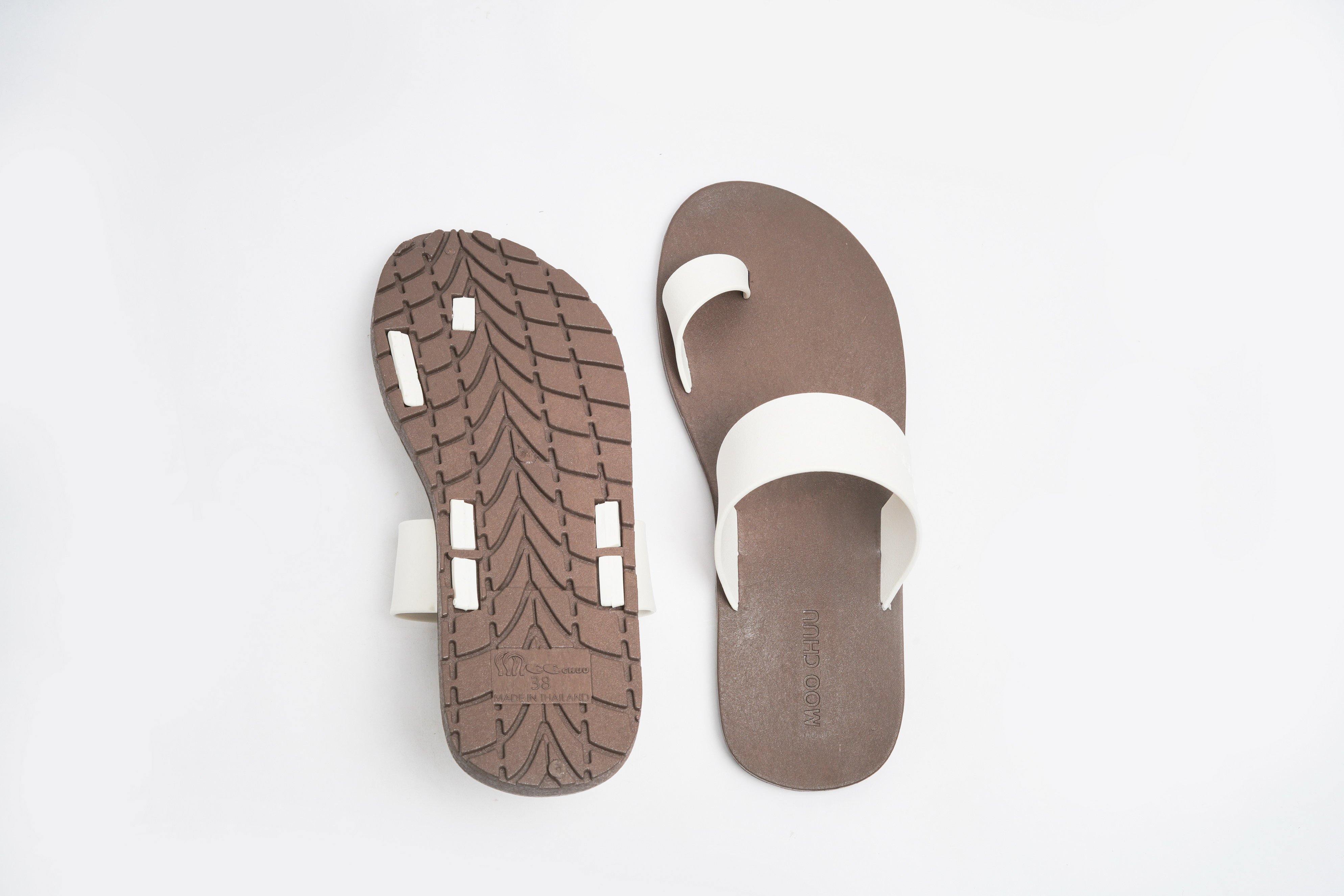 Pop Thumb Brown Sole White Strap - Moo Chuu India
