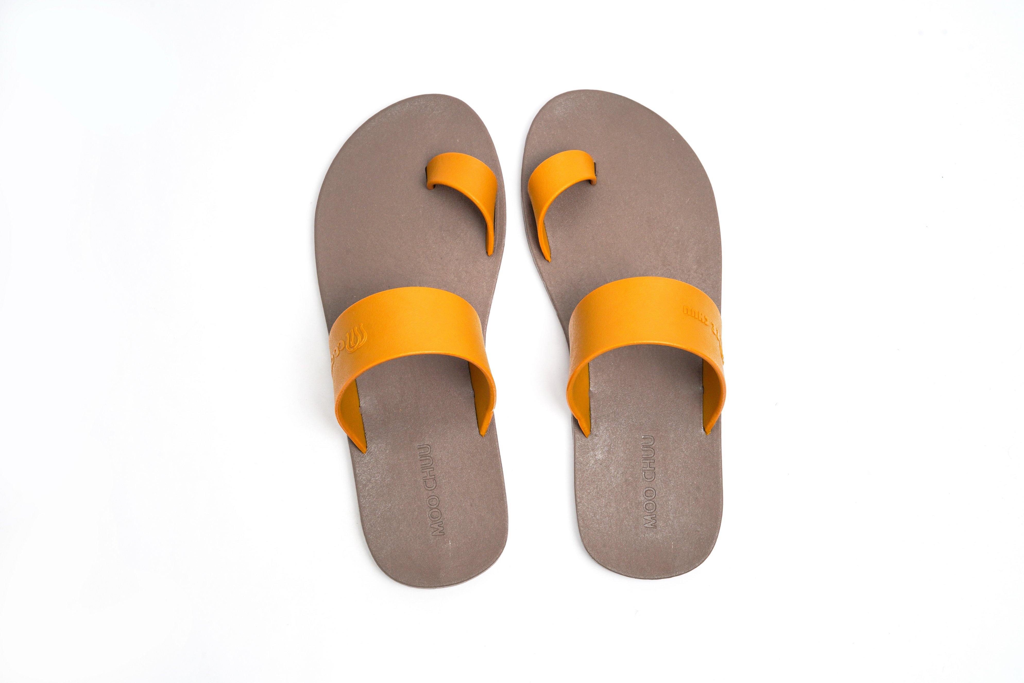 Pop Thumb Brown Sole Caramel Strap - Moo Chuu India