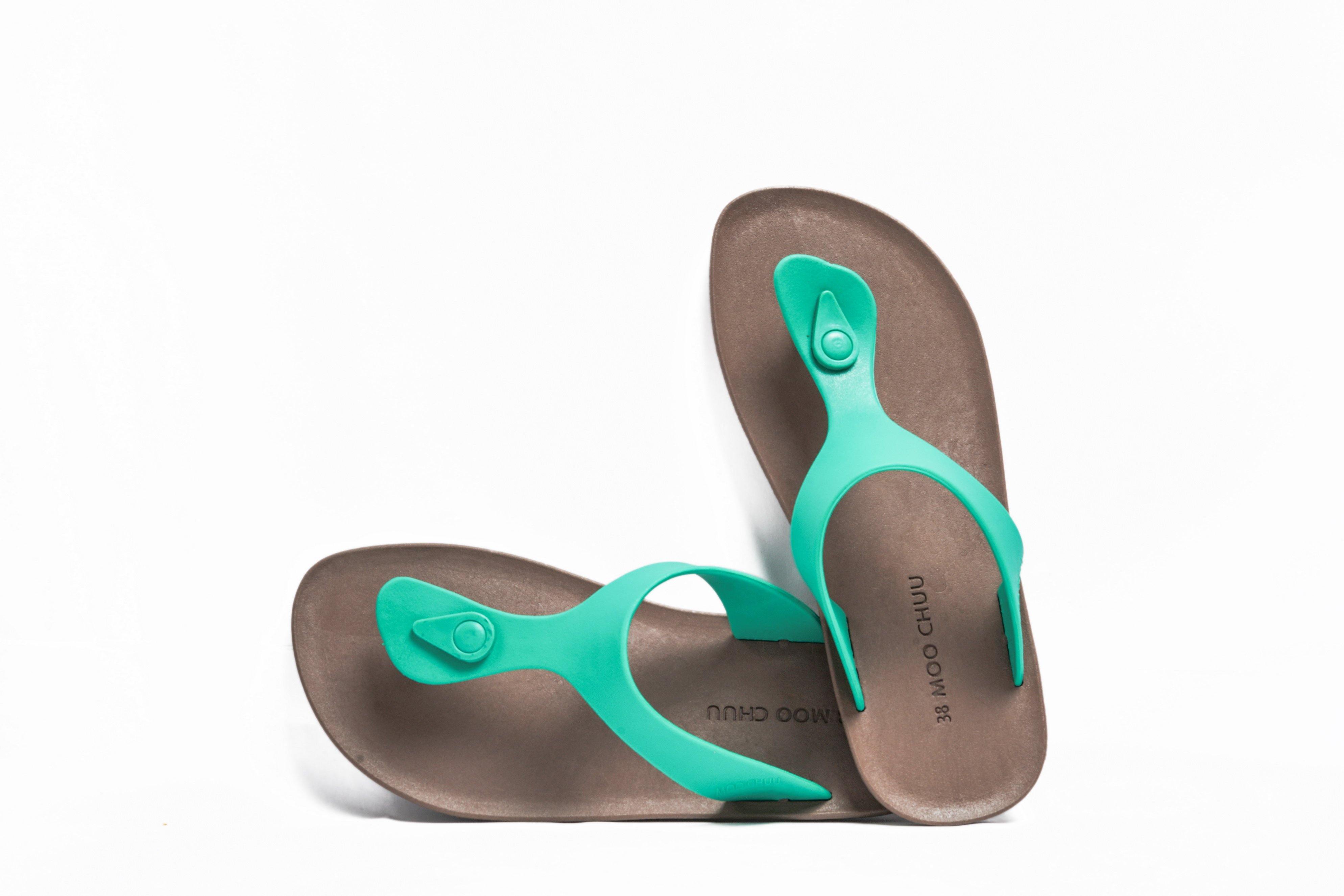 Candy Brown Sole Green Strap - Moo Chuu India