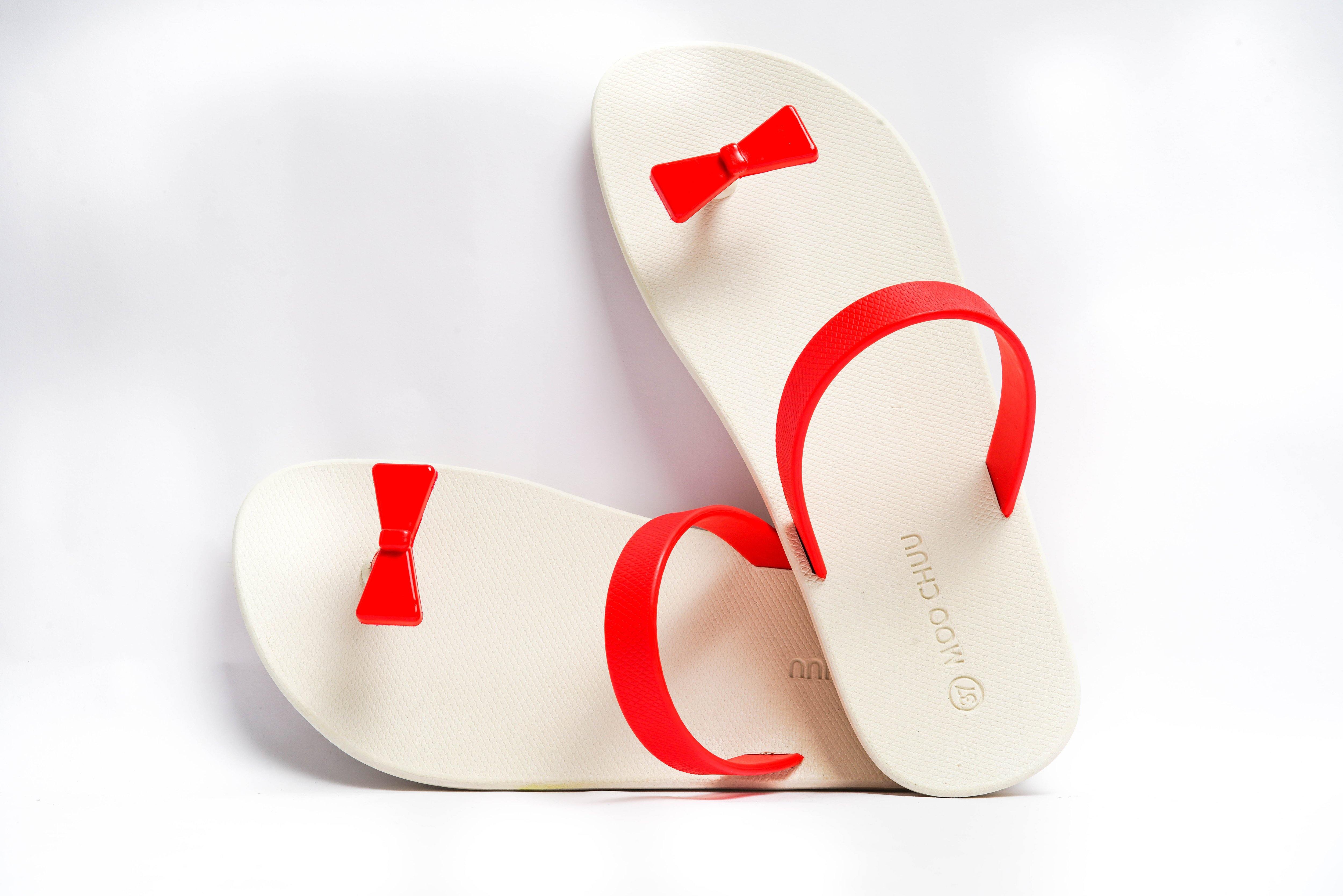 Sweety Bow White Sole Red Strap - Moo Chuu India