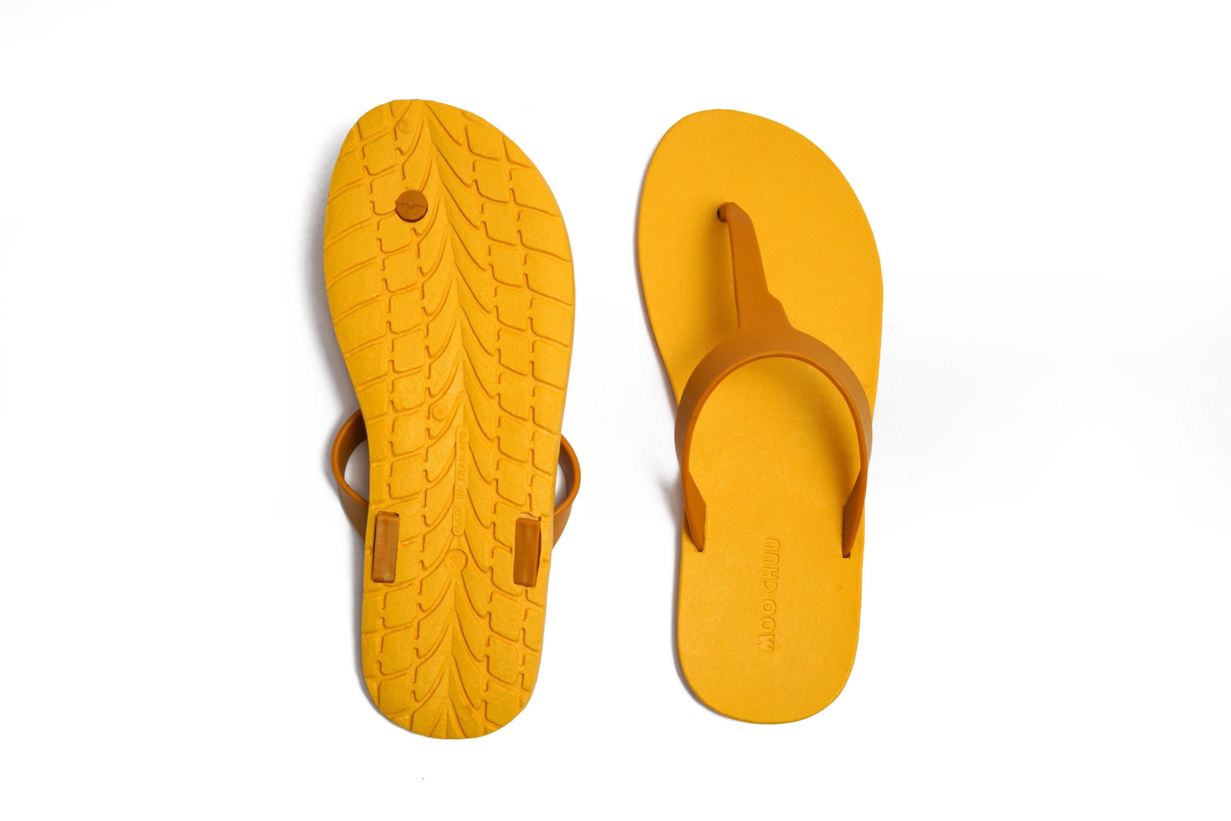 Thongs Yellow Sole Caramel Strap - Moo Chuu India