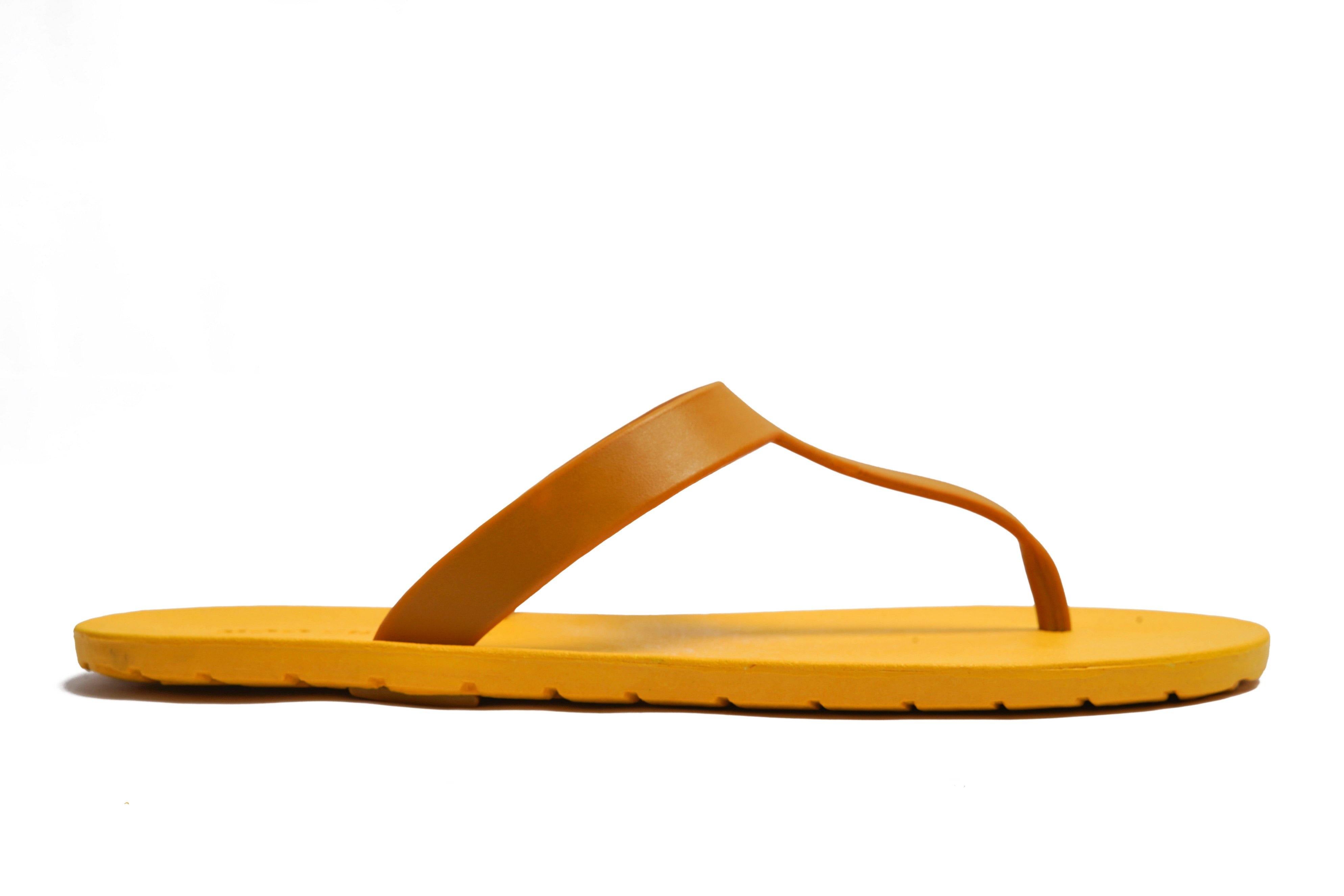 Thongs Yellow Sole Caramel Strap - Moo Chuu India