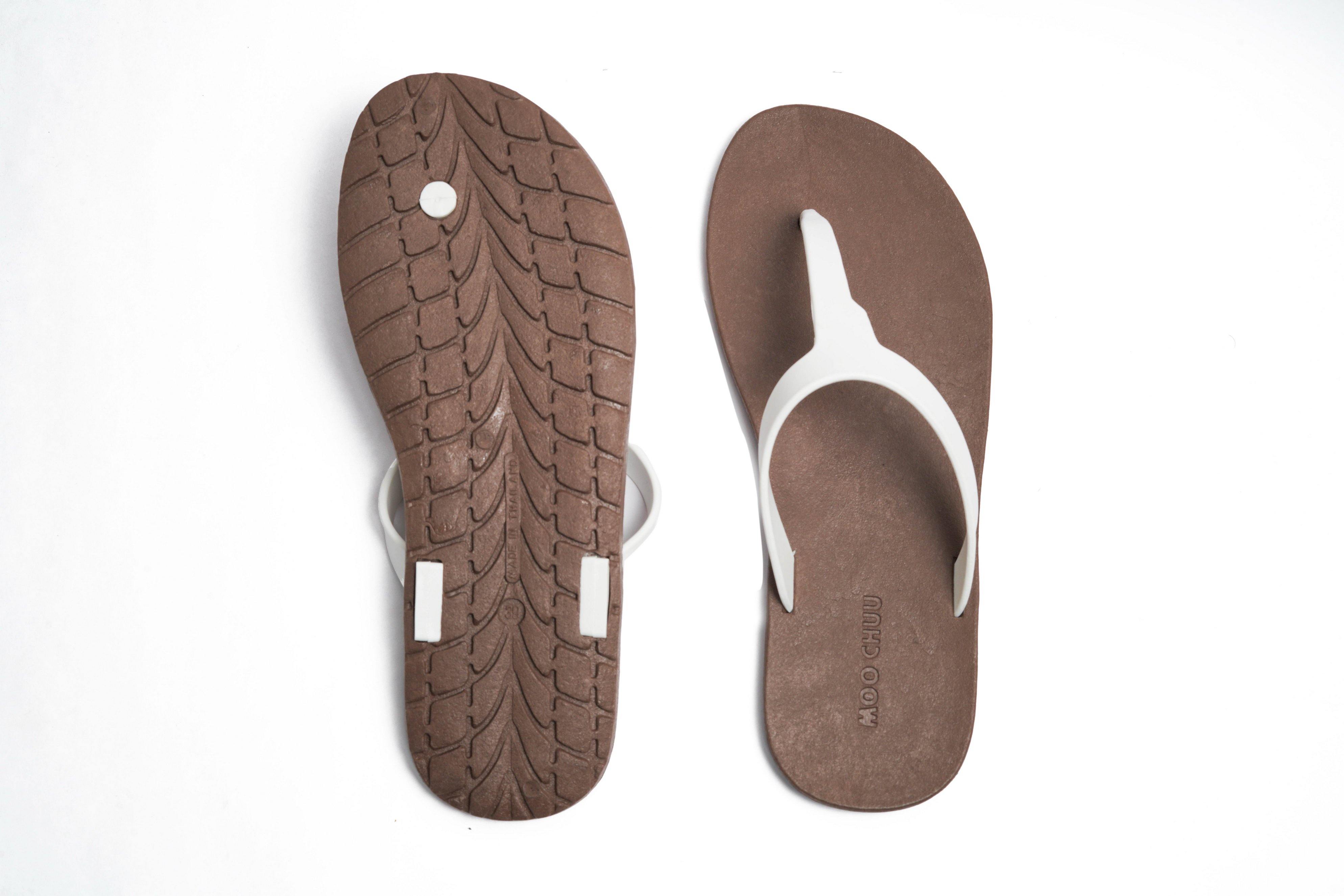 Thongs Brown Sole White Strap - Moo Chuu India