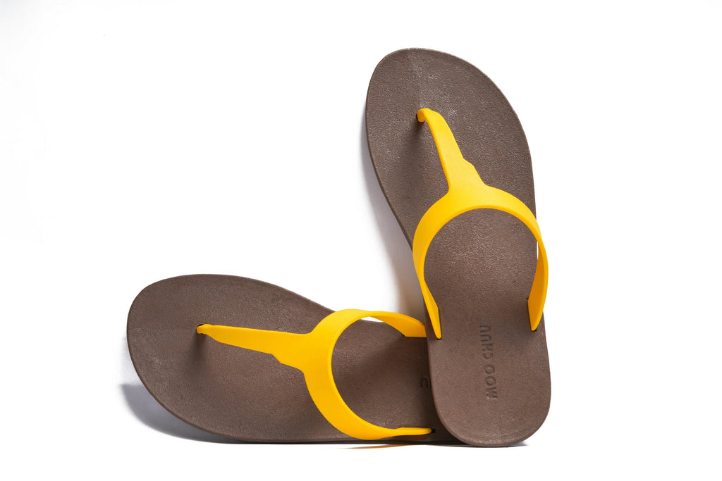 Thongs Brown Sole Yellow Strap - Moo Chuu India