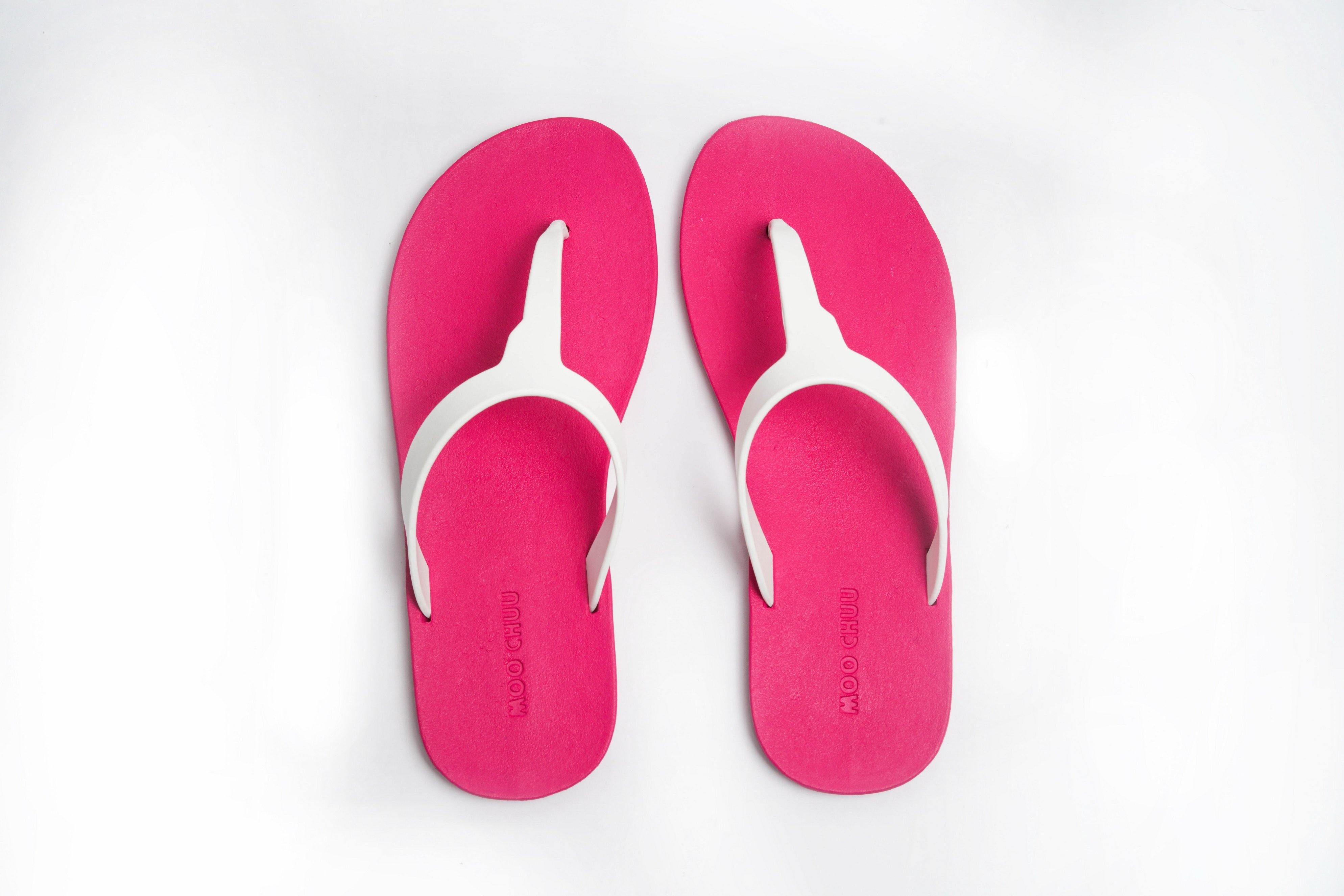 Thongs Pink Sole White Strap - Moo Chuu India