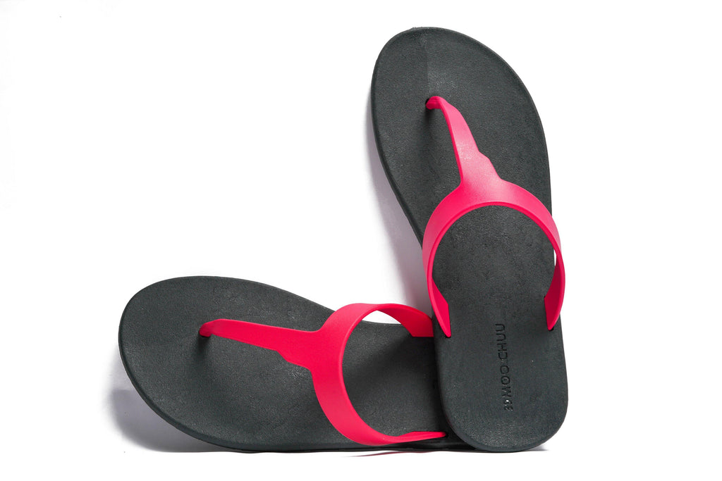 Thongs Black Sole Pink Strap - Moo Chuu India