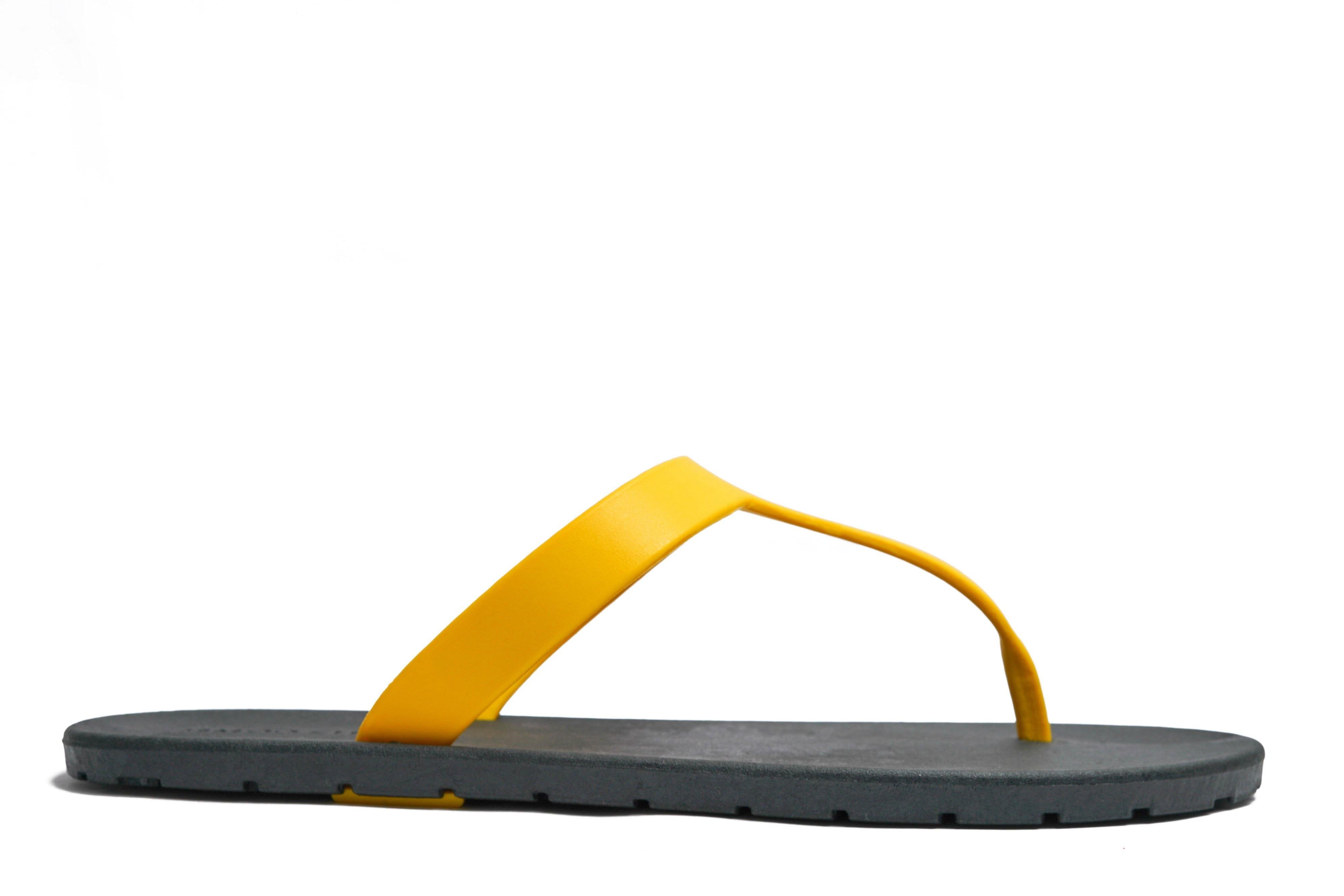 Thongs Black Sole Yellow Strap - Moo Chuu India