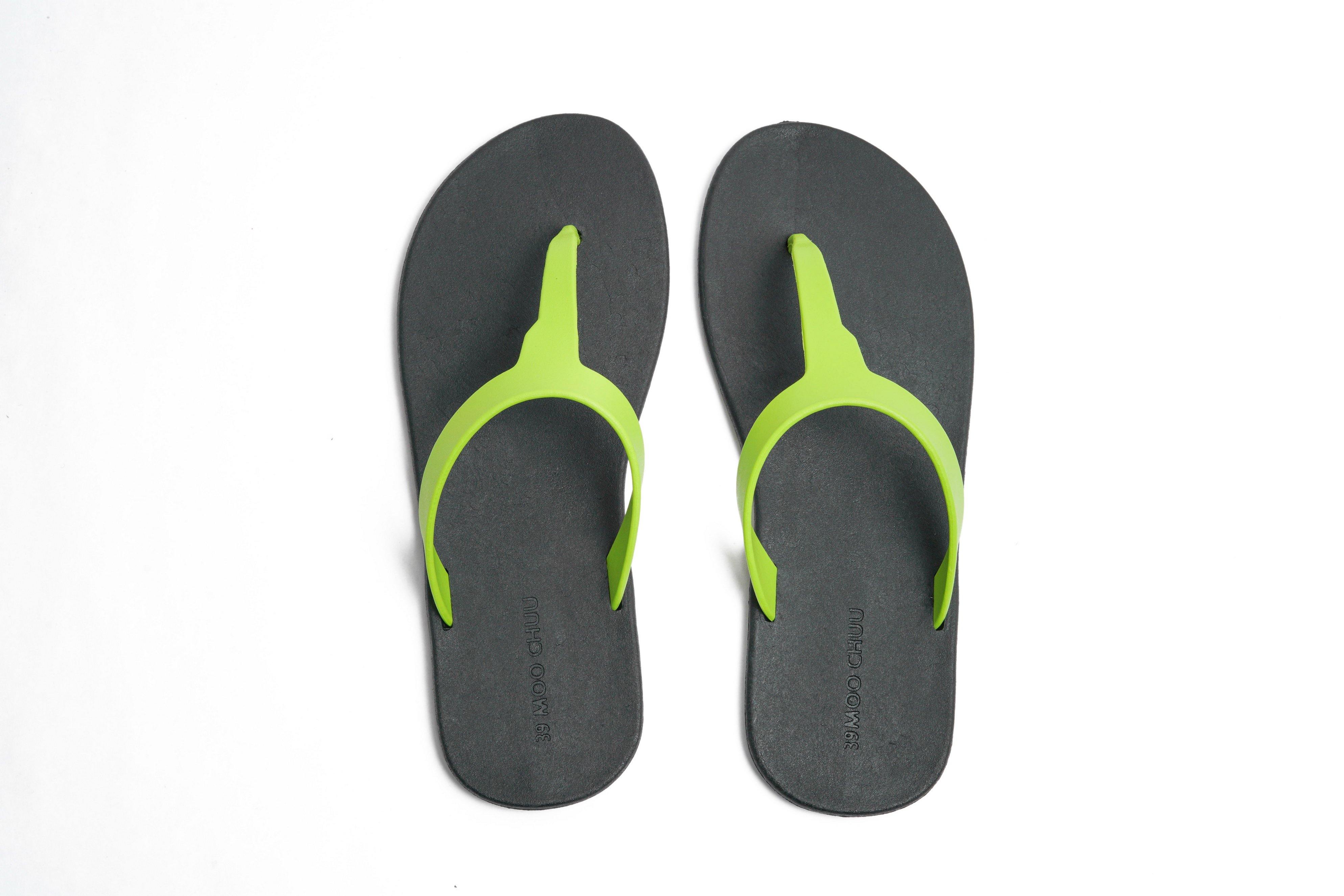 Thongs Black Sole Lime Strap - Moo Chuu India
