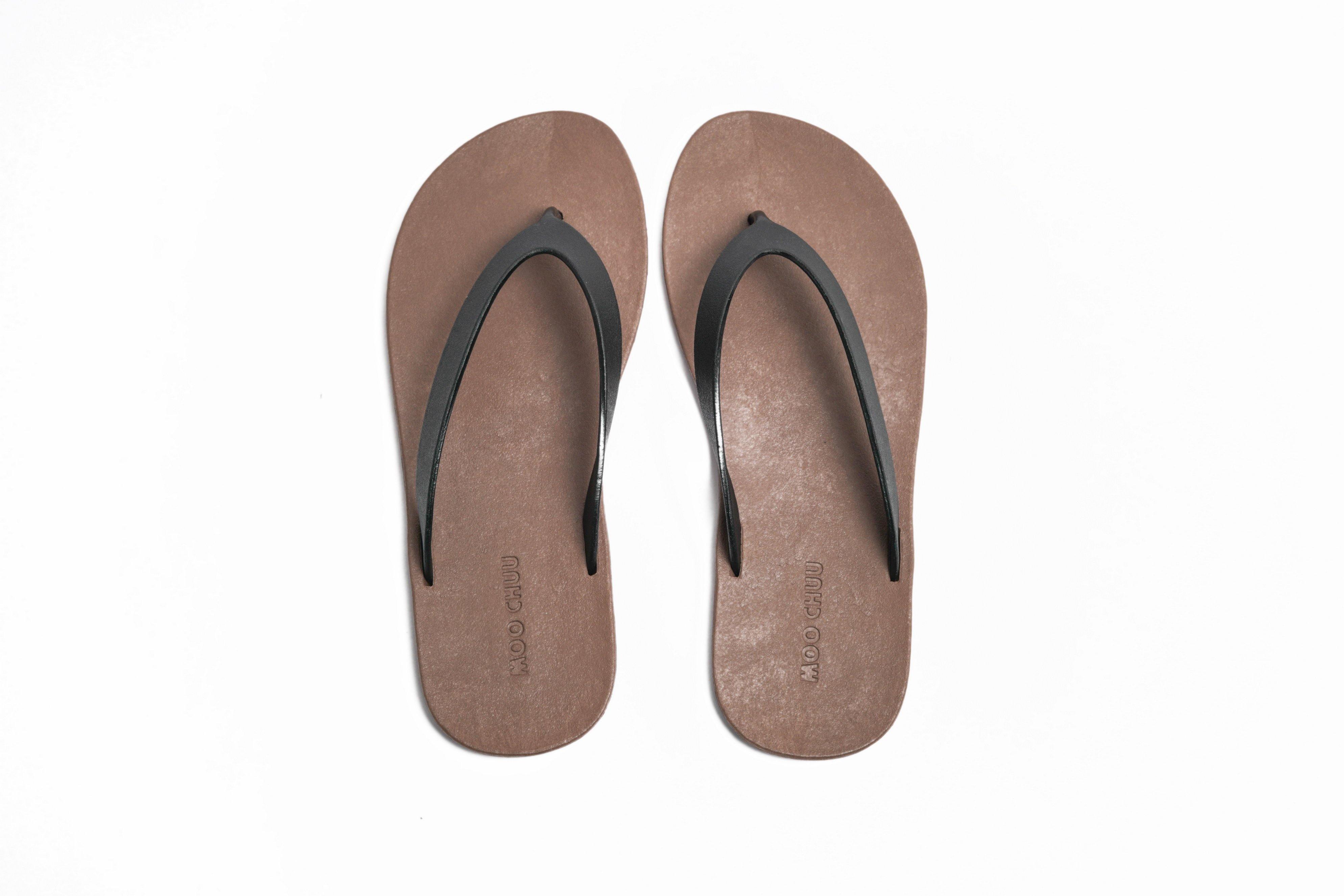 Flippy Brown Sole Black Strap - Moo Chuu India