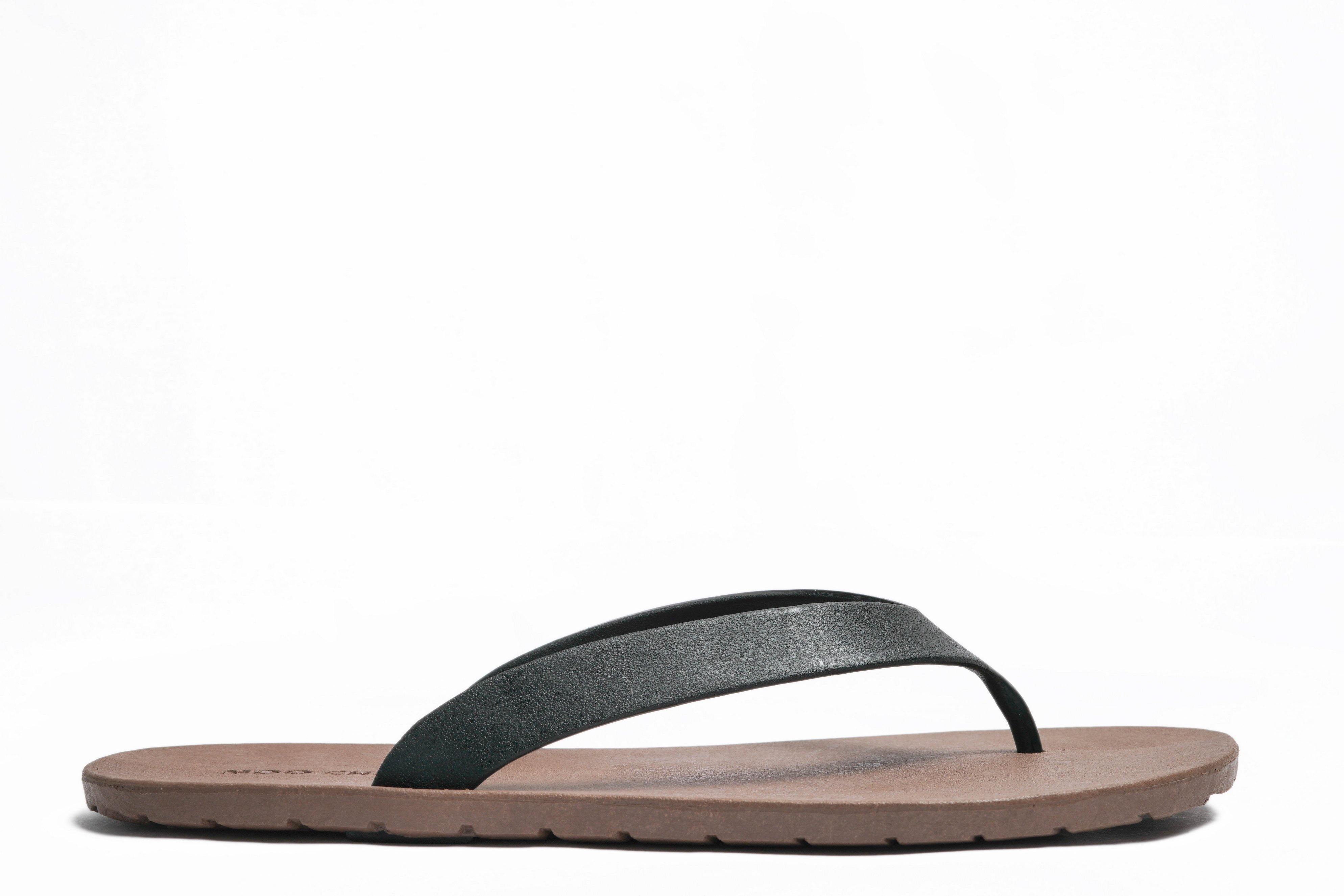 Flippy Brown Sole Black Strap - Moo Chuu India