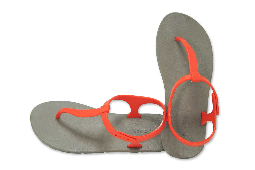 Saily Brown Sole Red Strap