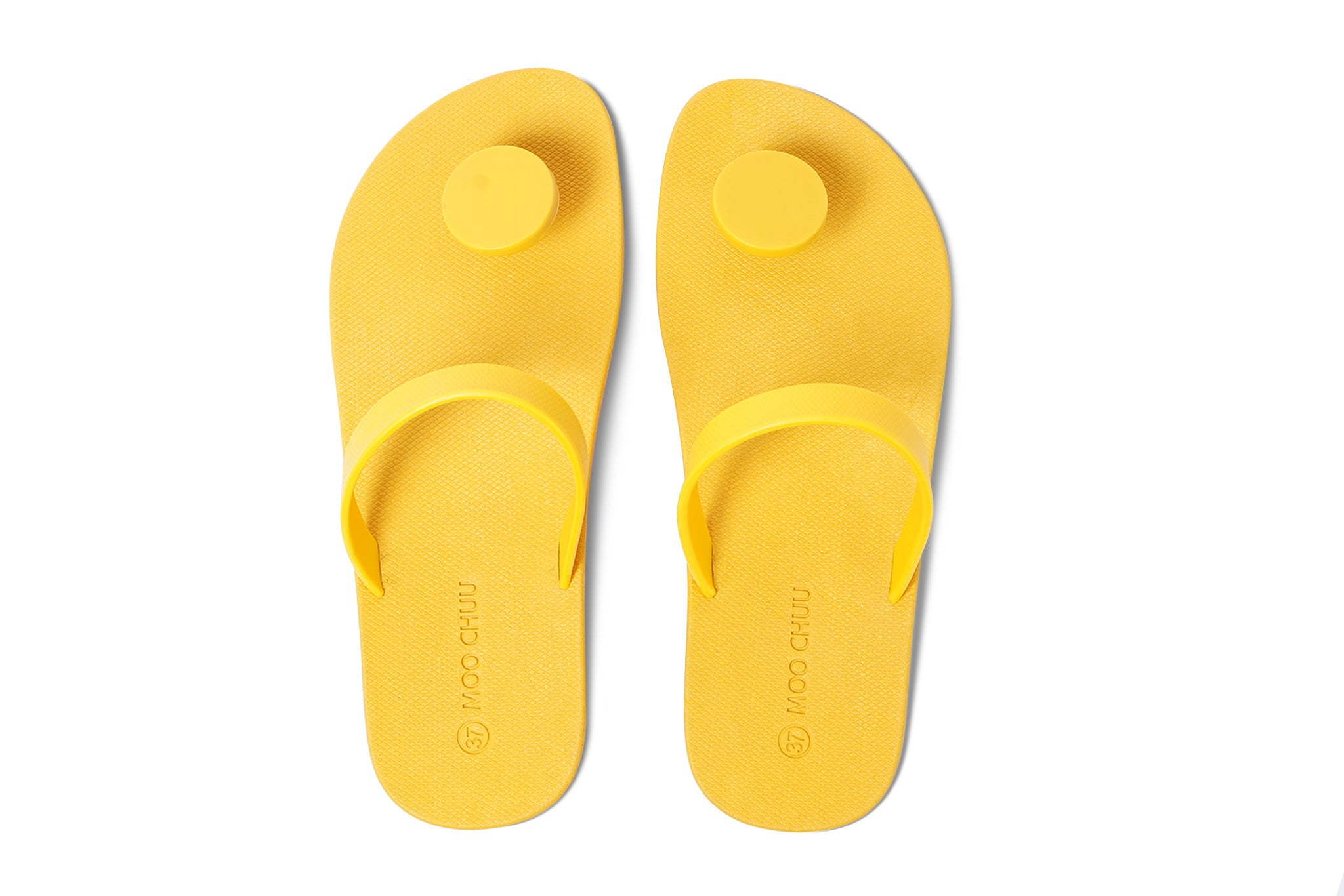 Yellow dot flip flops outlet